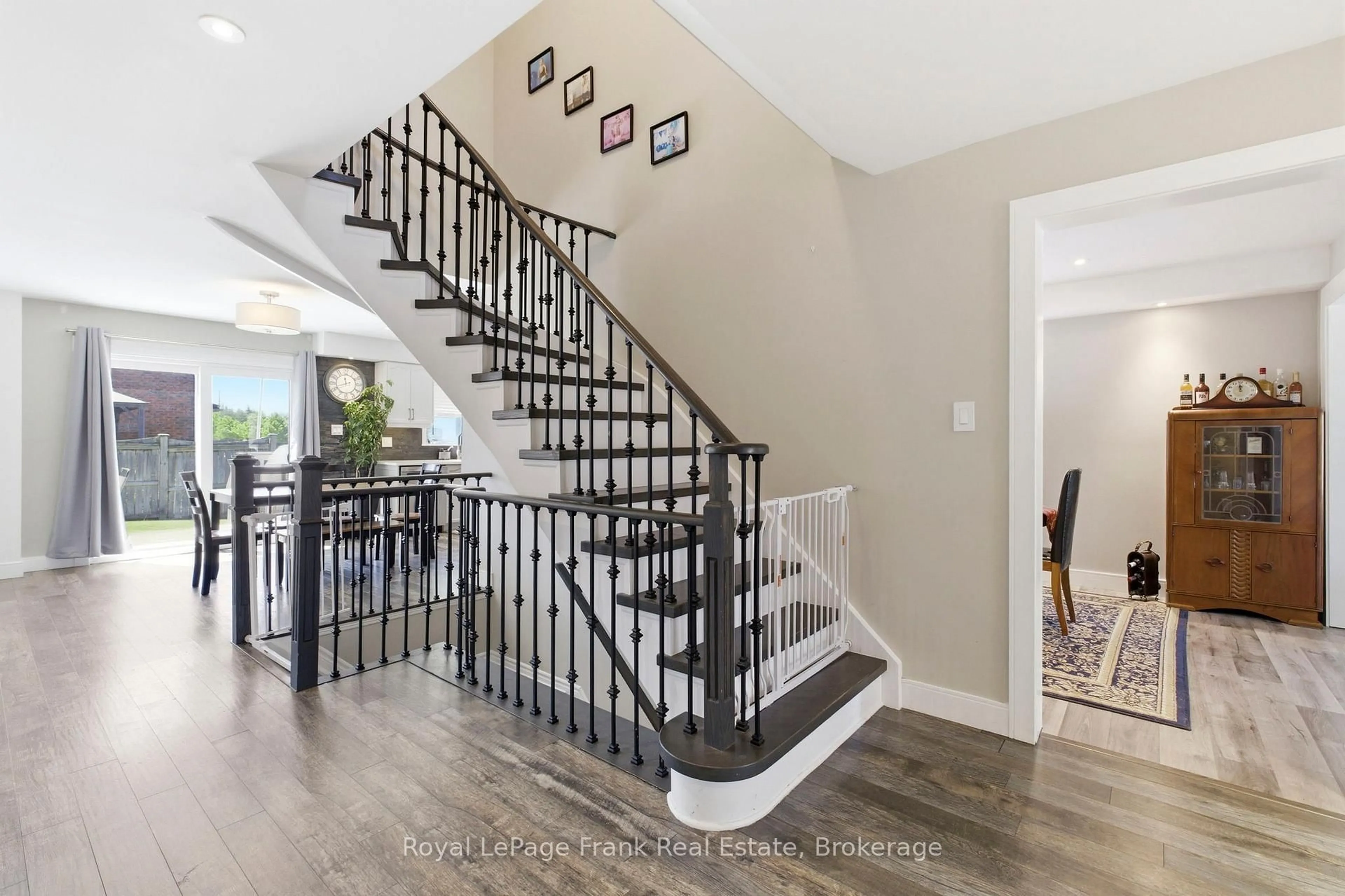 Indoor entryway for 13 Fenchurch Manr, Barrie Ontario L4N 5X7