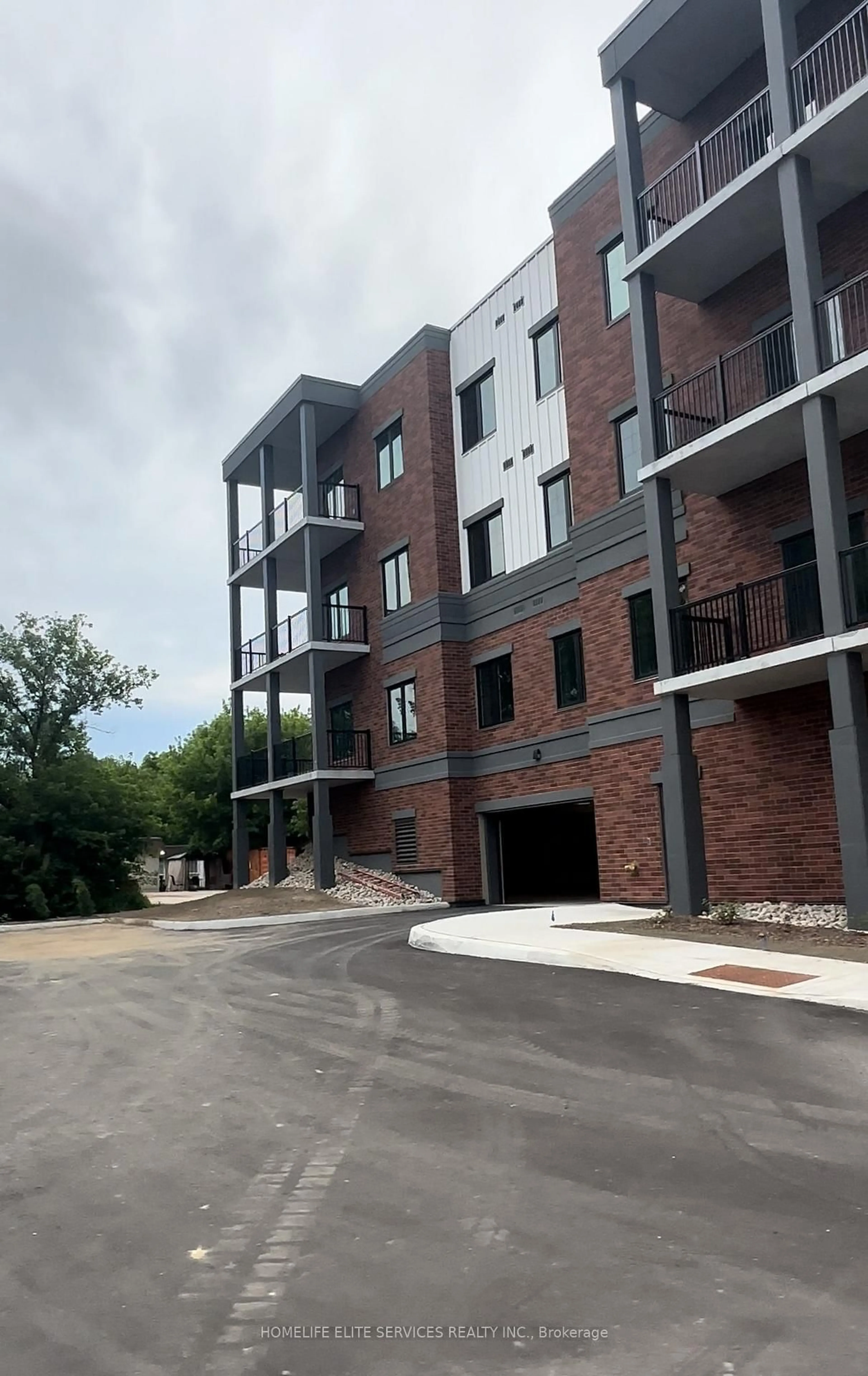 Home with brick exterior material, building for 121 Mary St #306, Clearview Ontario L0M 1G0