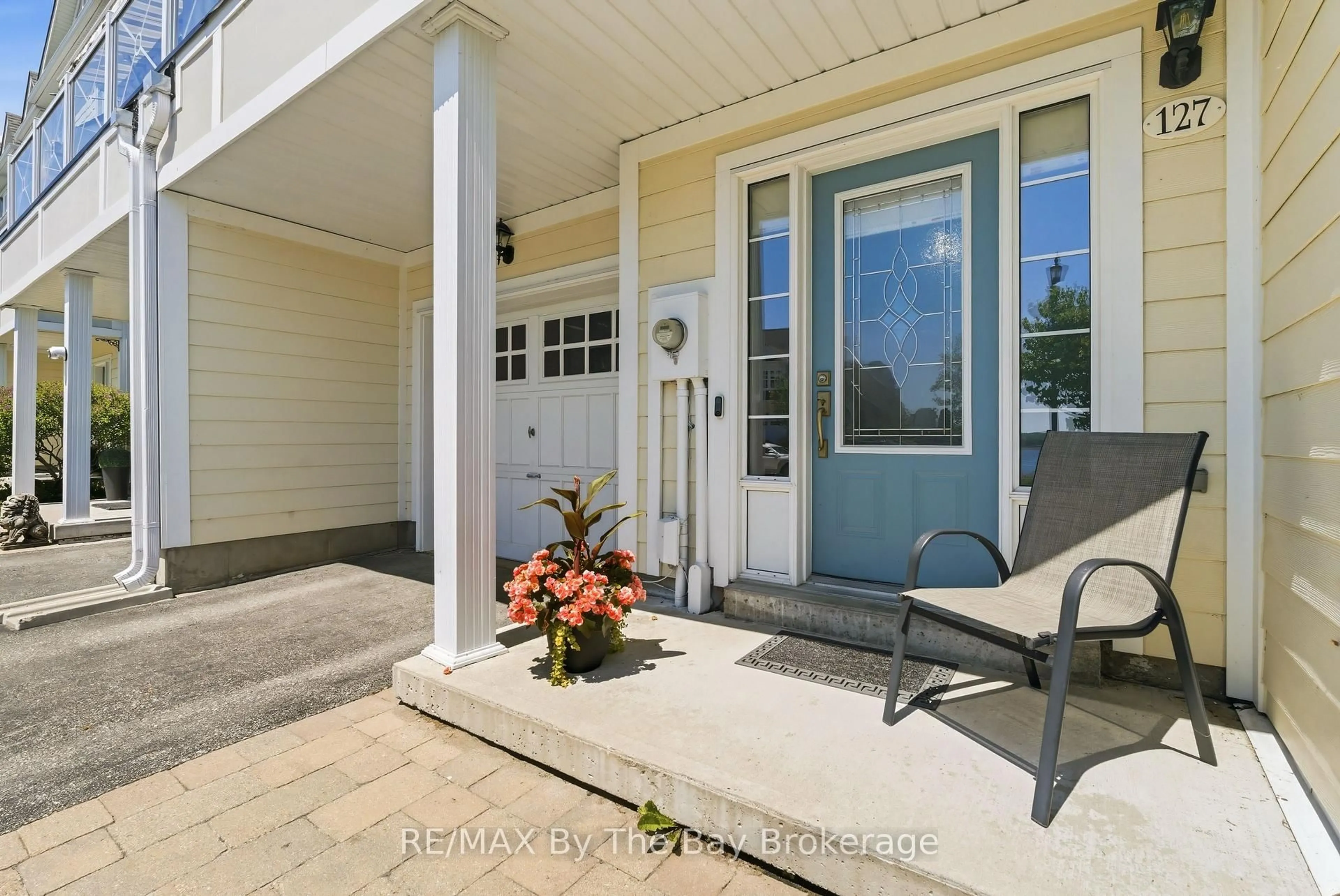 Indoor entryway for 127 Wycliffe Cove, Tay Ontario L0K 2A0