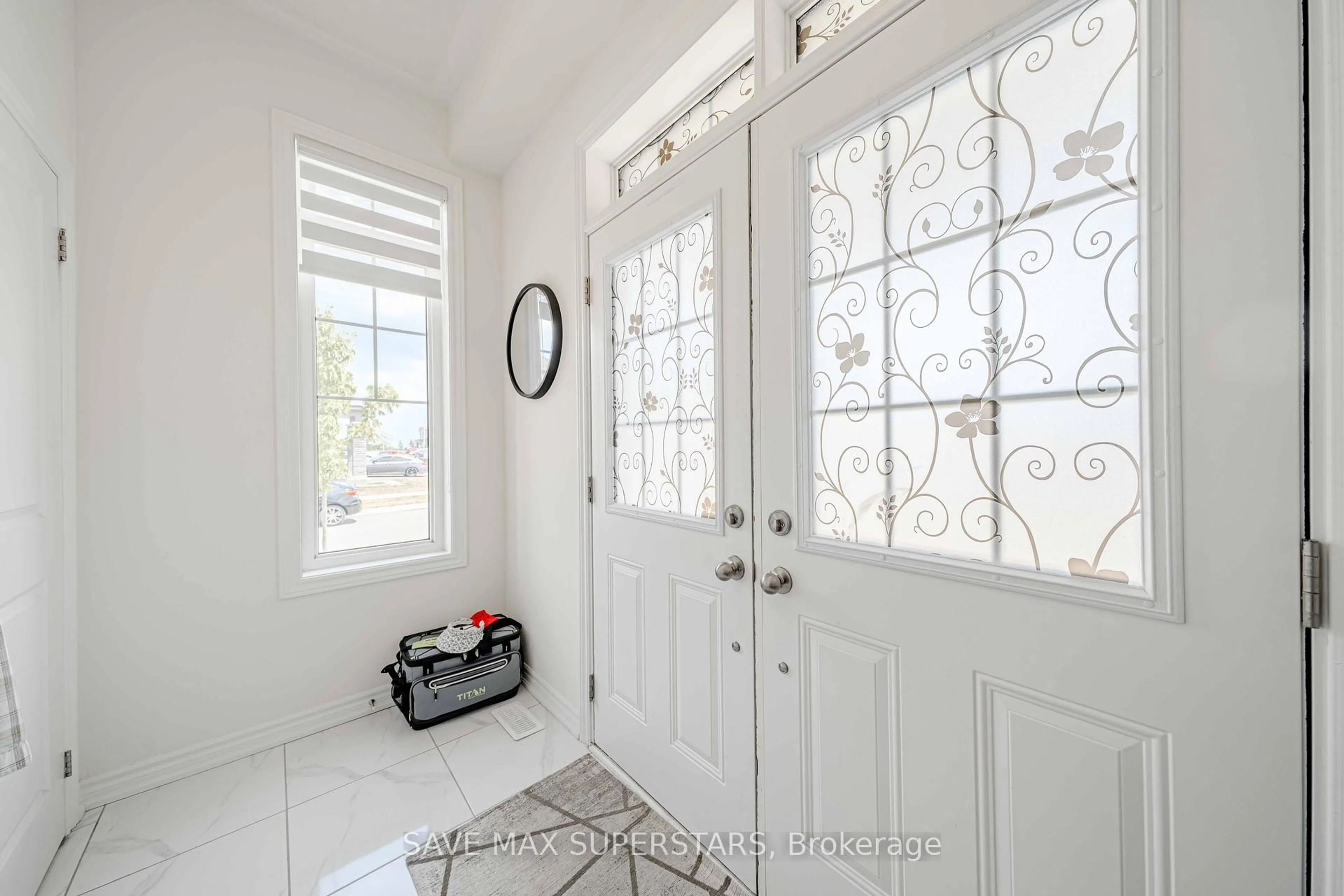 Indoor entryway for 34 Bannister Rd, Barrie Ontario L9J 0L5