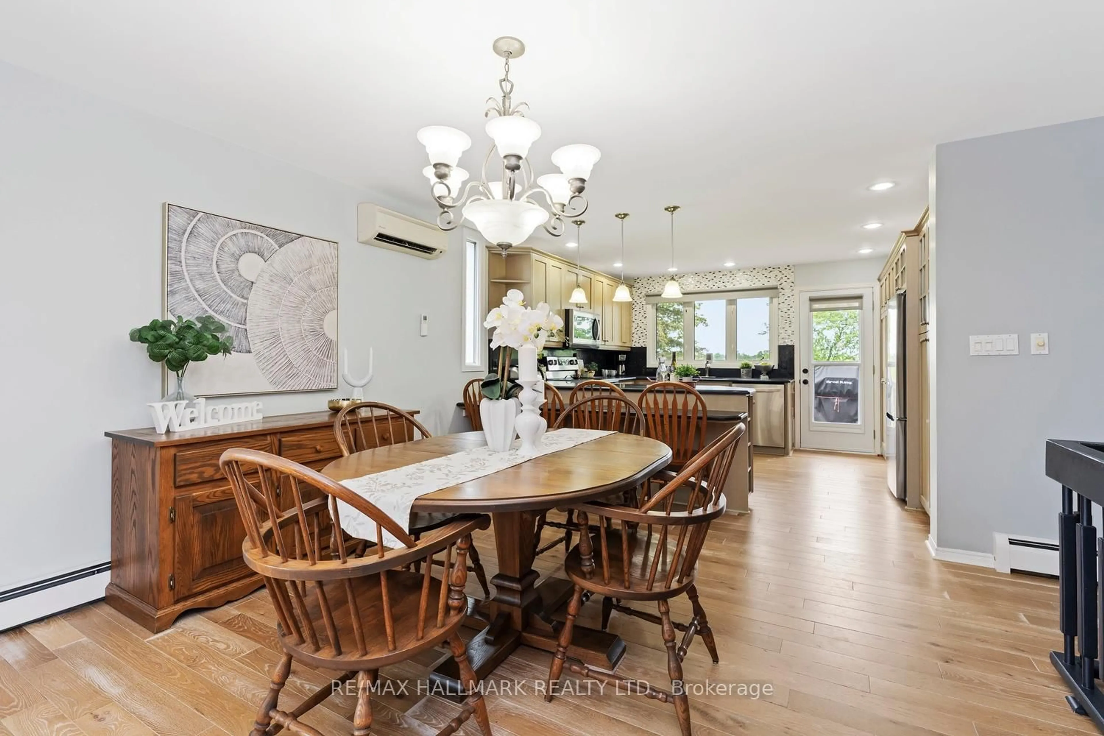 Open concept kitchen, unknown for 16 Price Dr, Oro-Medonte Ontario L3V 6H2