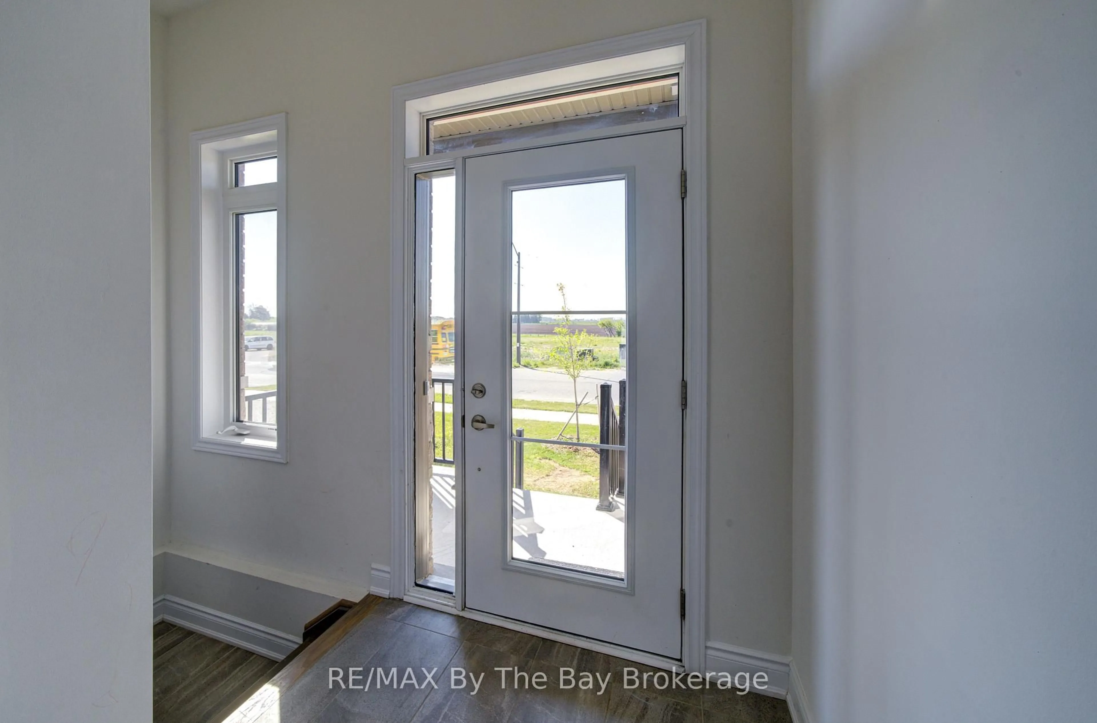Indoor entryway for 15 Union Blvd, Wasaga Beach Ontario L9Z 0M6