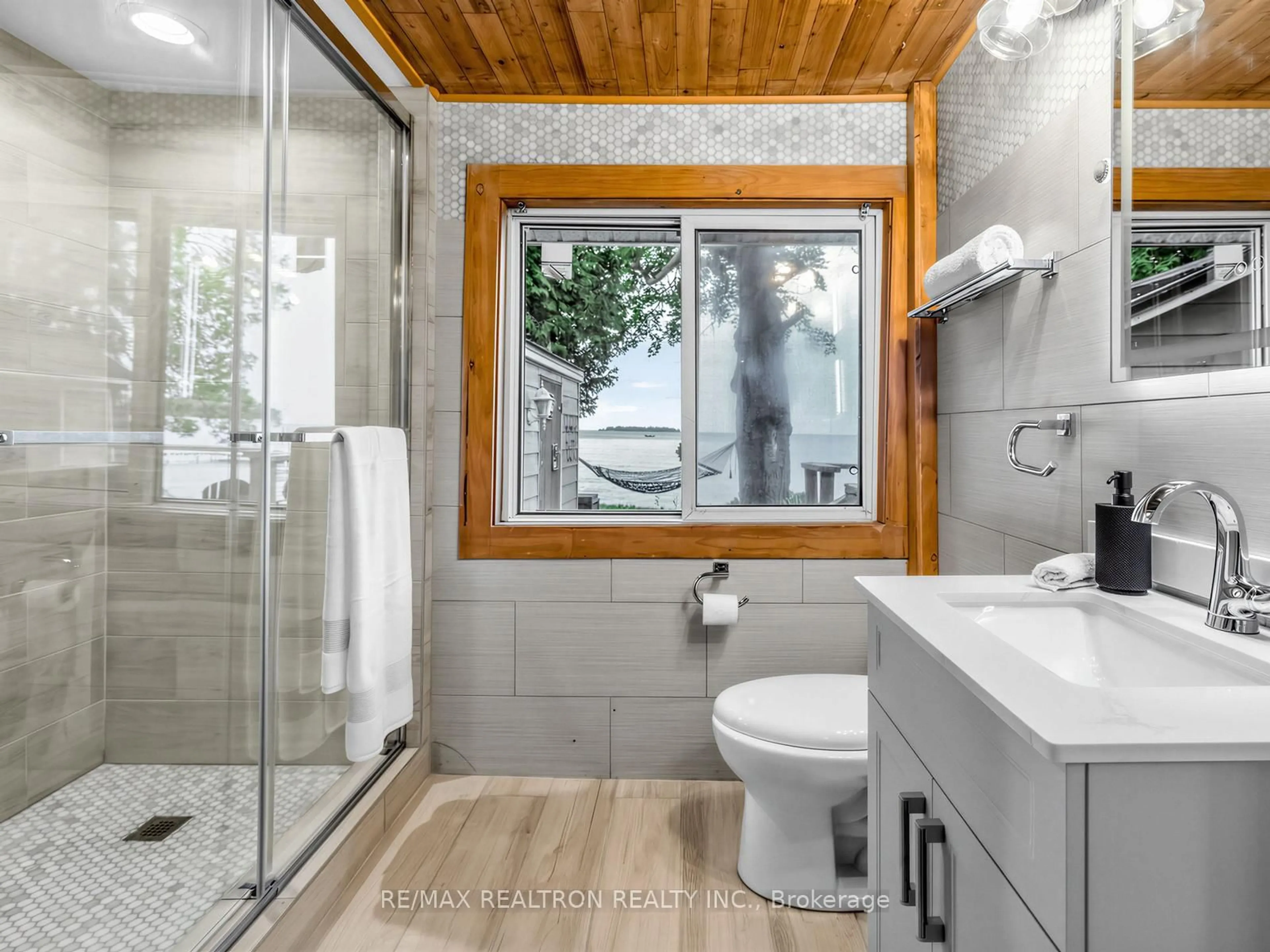 Contemporary bathroom, ceramic/tile floor for 4705 Anderson Ave, Ramara Ontario L3V 6H7