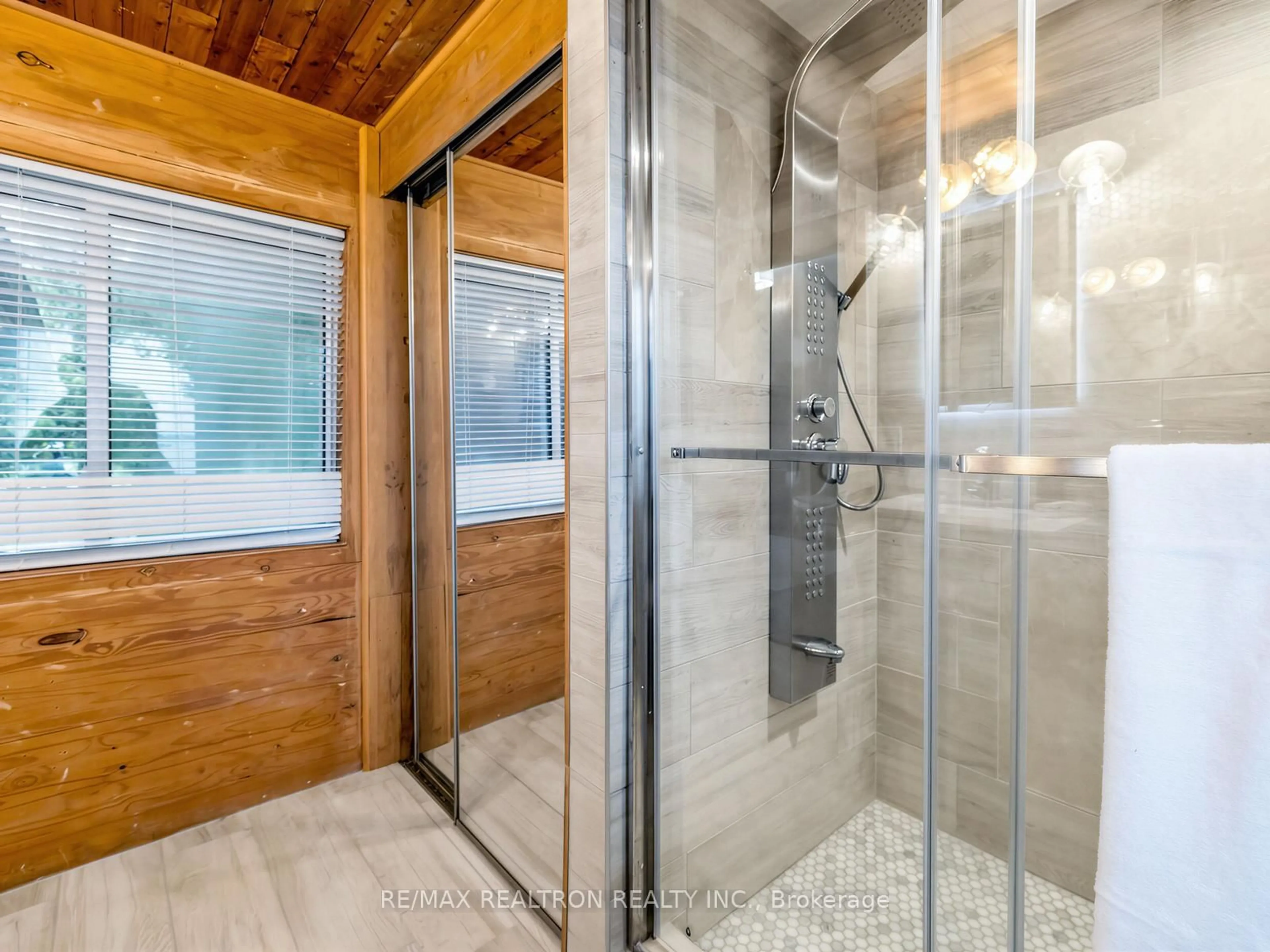 Contemporary bathroom, unknown for 4705 Anderson Ave, Ramara Ontario L3V 6H7