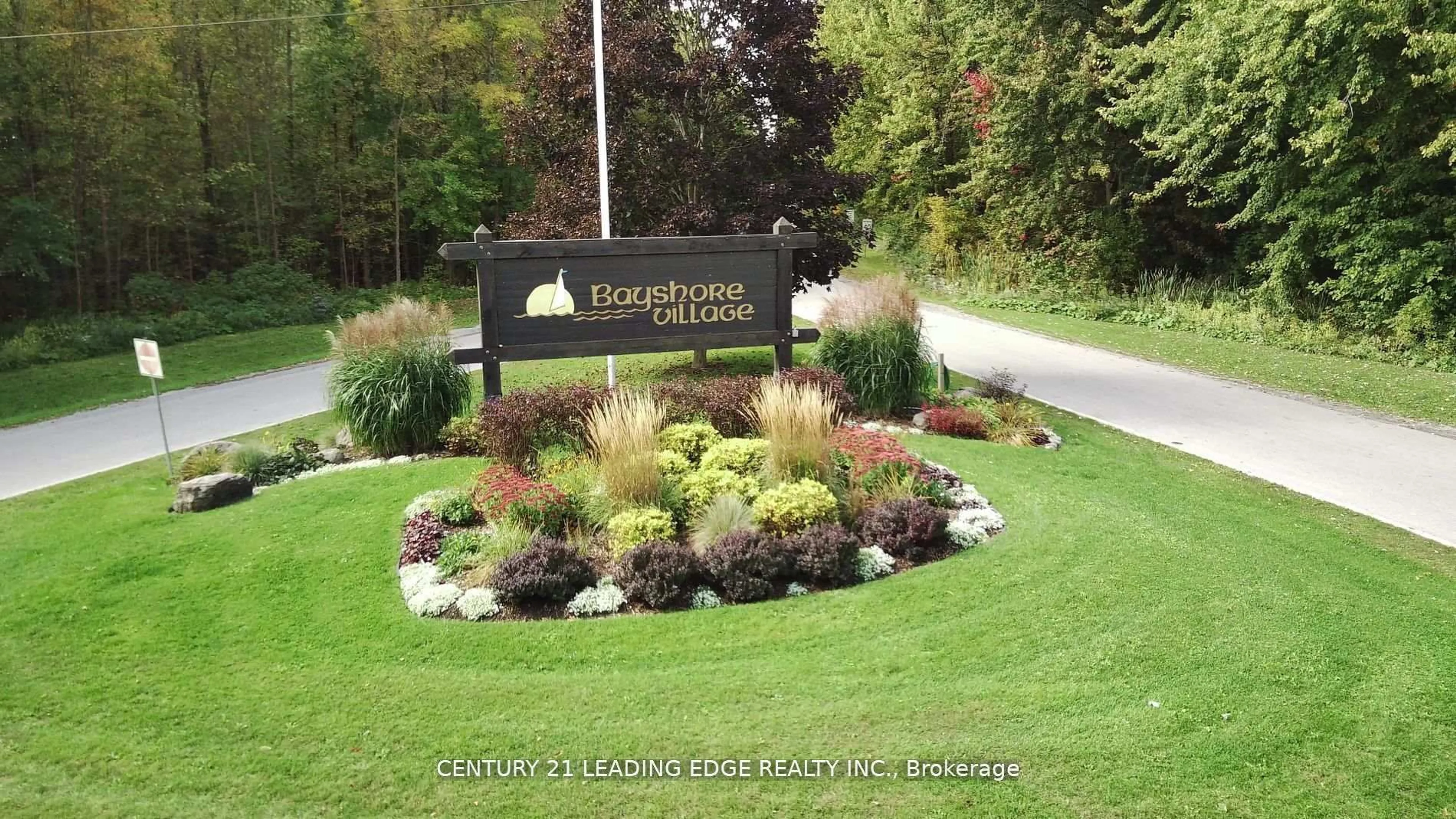 Indoor foyer for 17 Sandlewood Tr, Ramara Ontario L0K 1B0