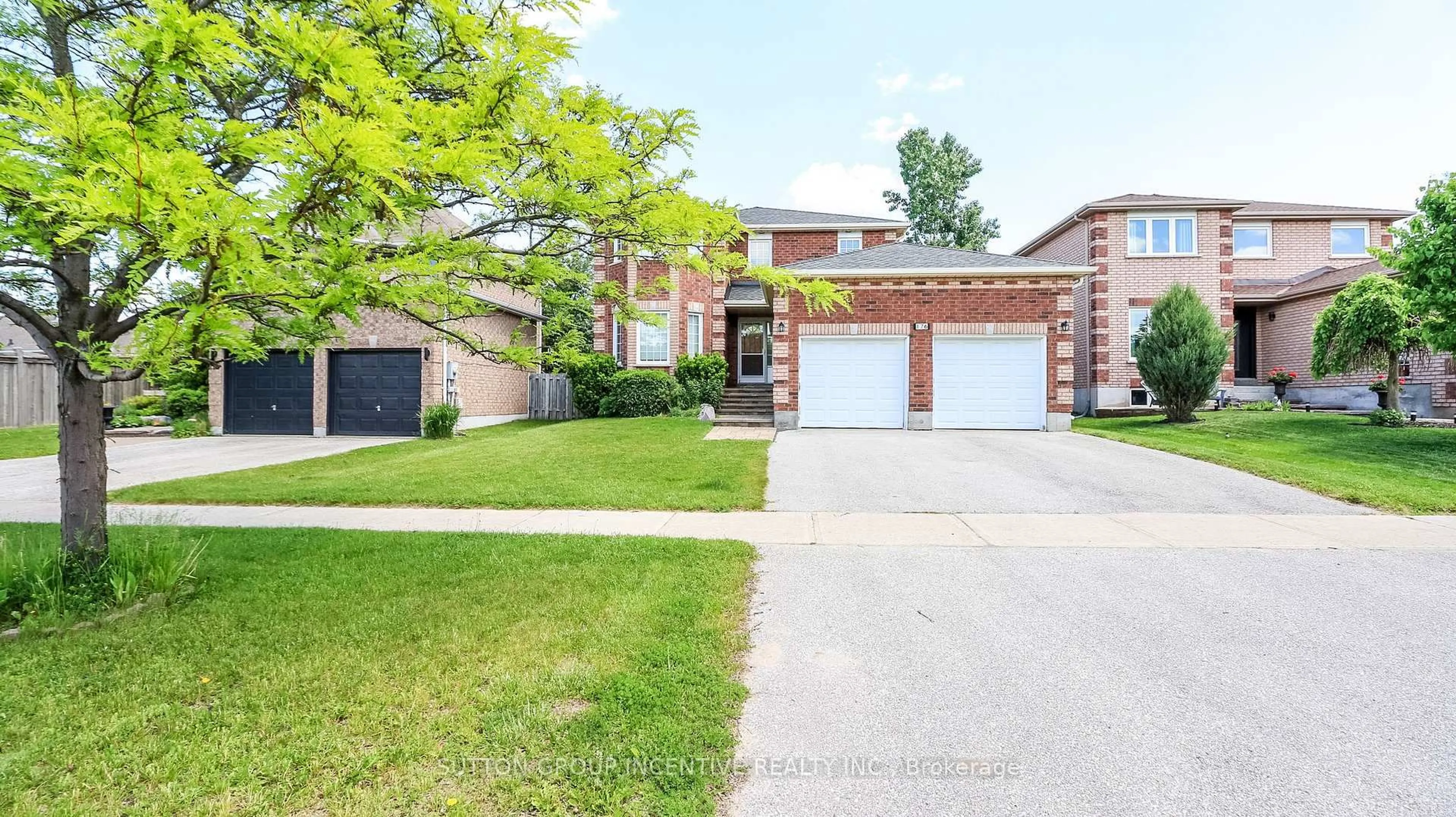 Home with brick exterior material, street for 176 Hurst Dr, Barrie Ontario L4N 8P6