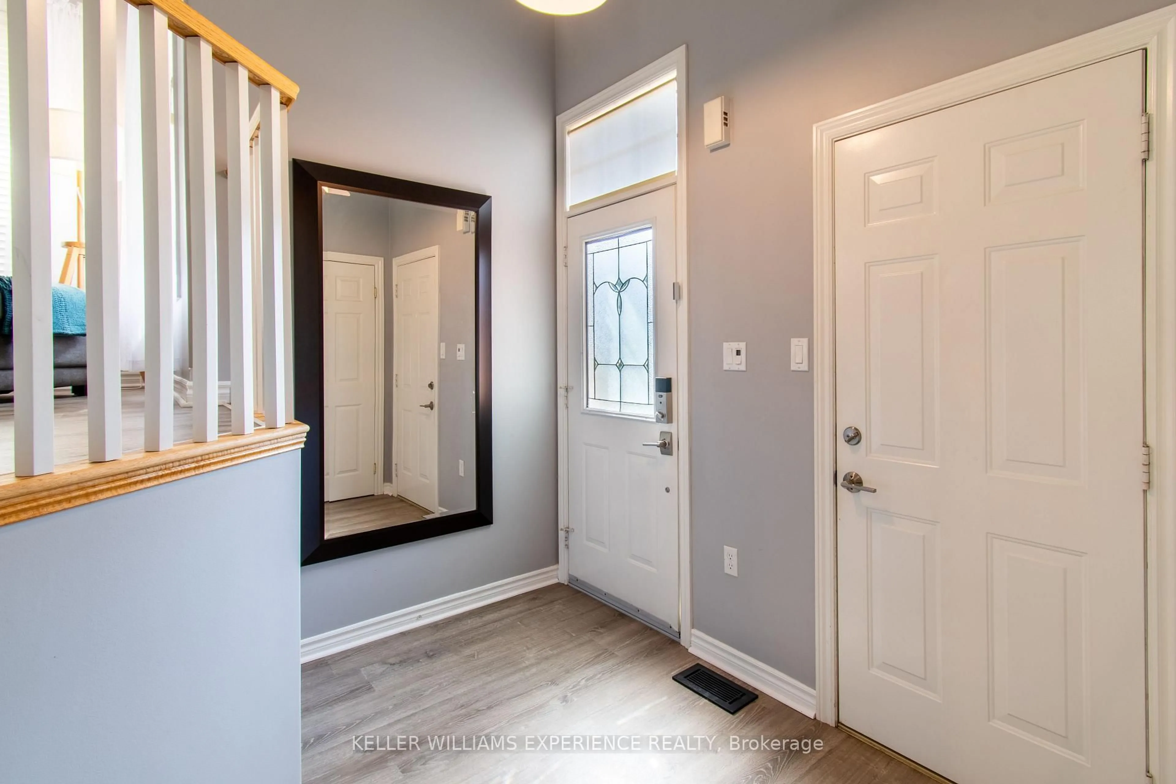 Indoor entryway for 57 Parisian Cres, Barrie Ontario L4N 0Y9