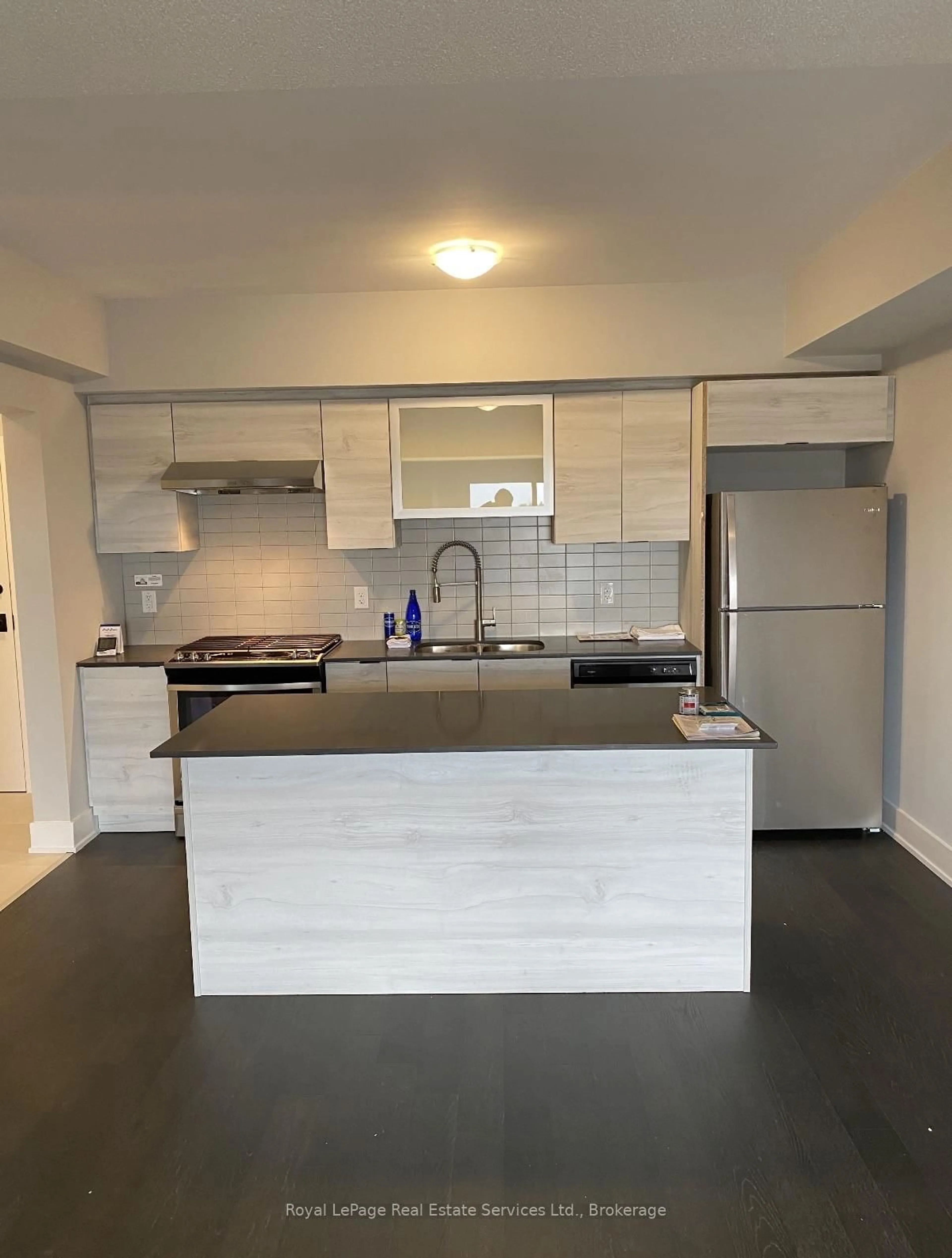 Standard kitchen, unknown for 6 Spice Way #209, Barrie Ontario L9J 0J9