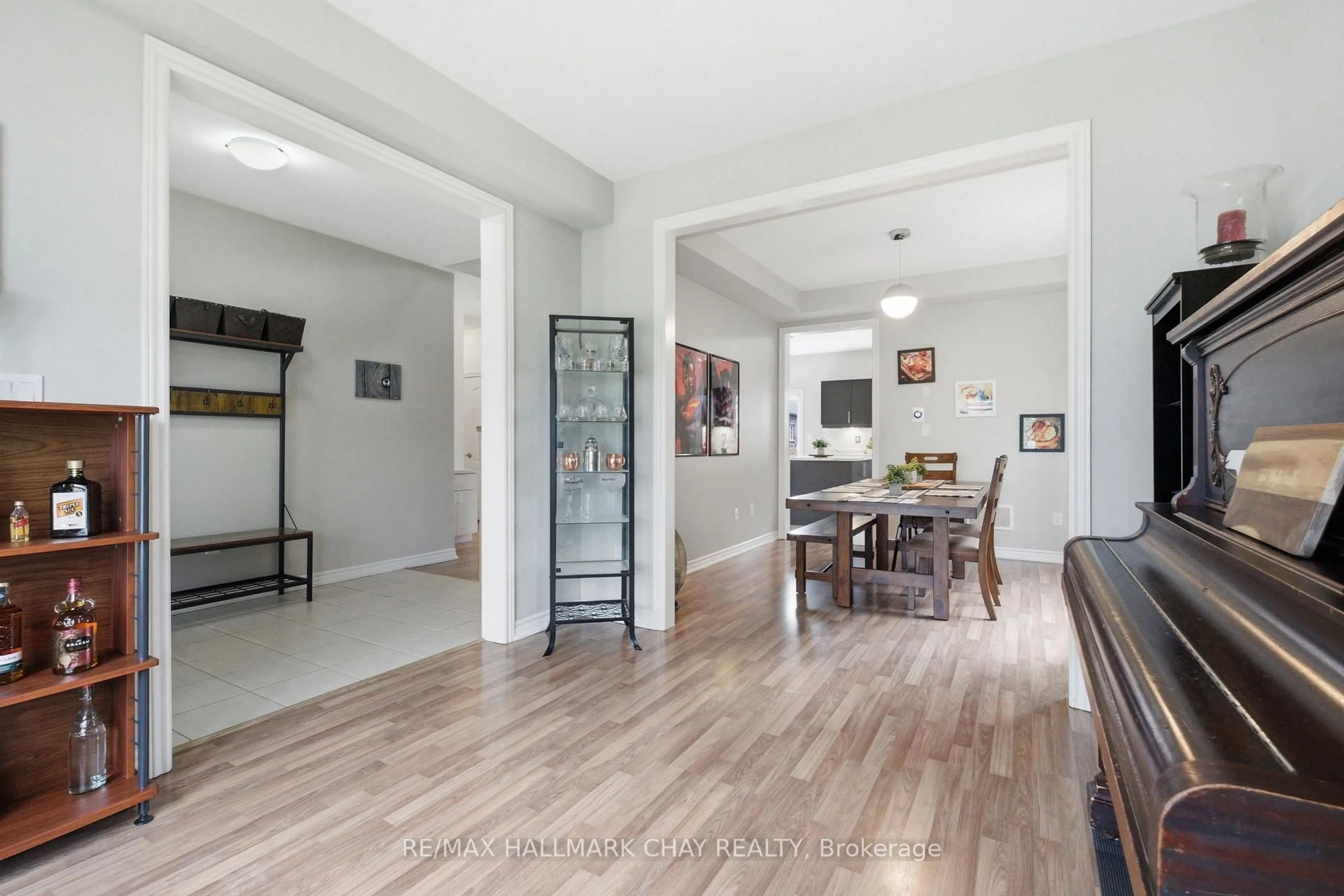 Indoor entryway for 215 Breton St, Clearview Ontario L0M 1S0