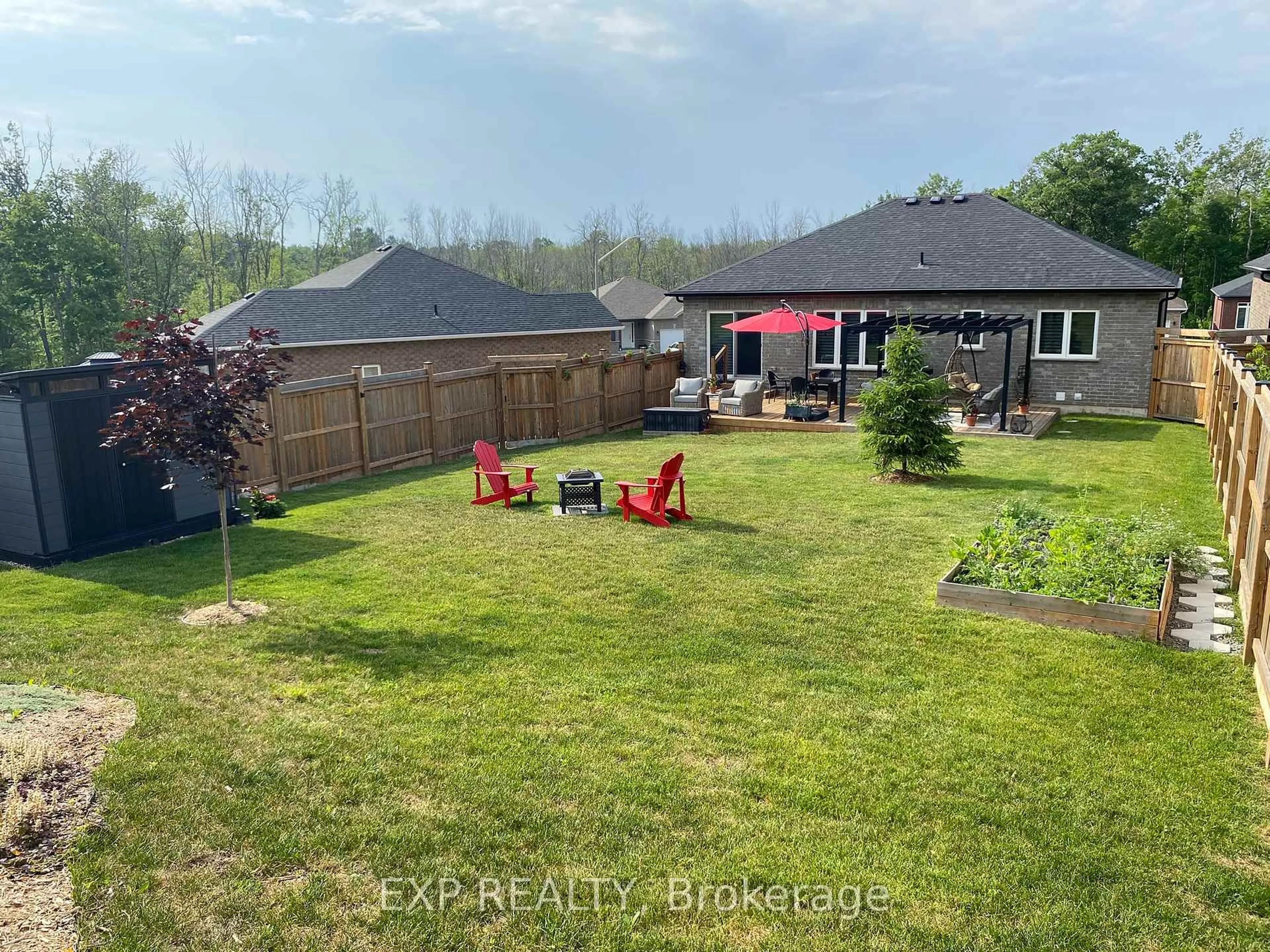 A pic from outside/outdoor area/front of a property/back of a property/a pic from drone, unknown for 51 Hunter Ave, Tay Ontario L0K 2A0