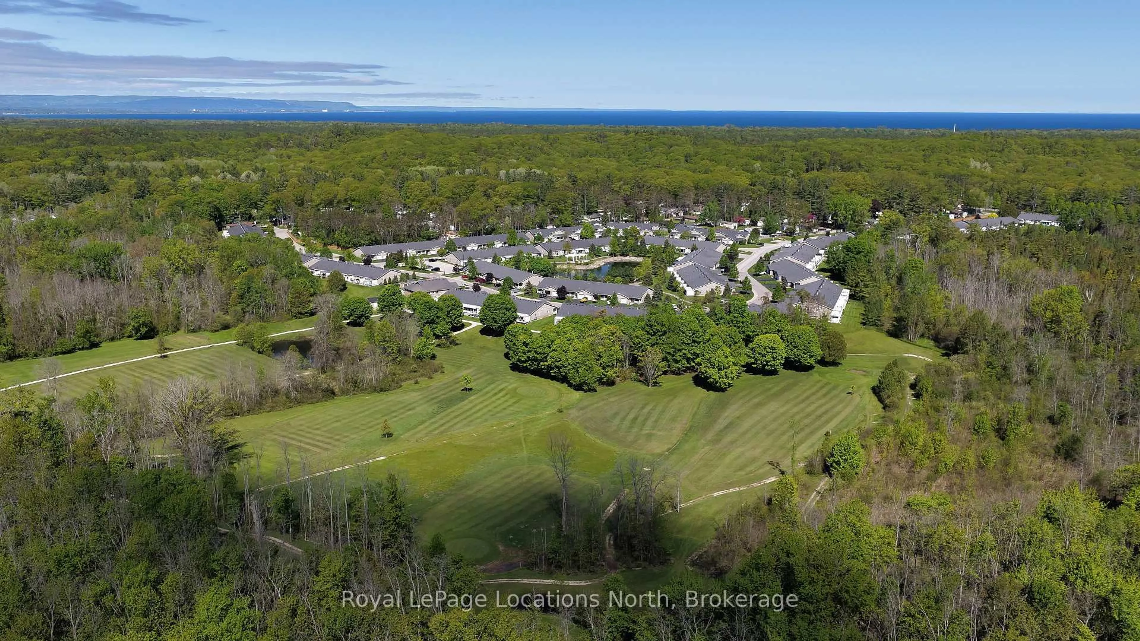 A pic from outside/outdoor area/front of a property/back of a property/a pic from drone, water/lake/river/ocean view for 46 Garden Grove Cres, Wasaga Beach Ontario L9Z 0E6