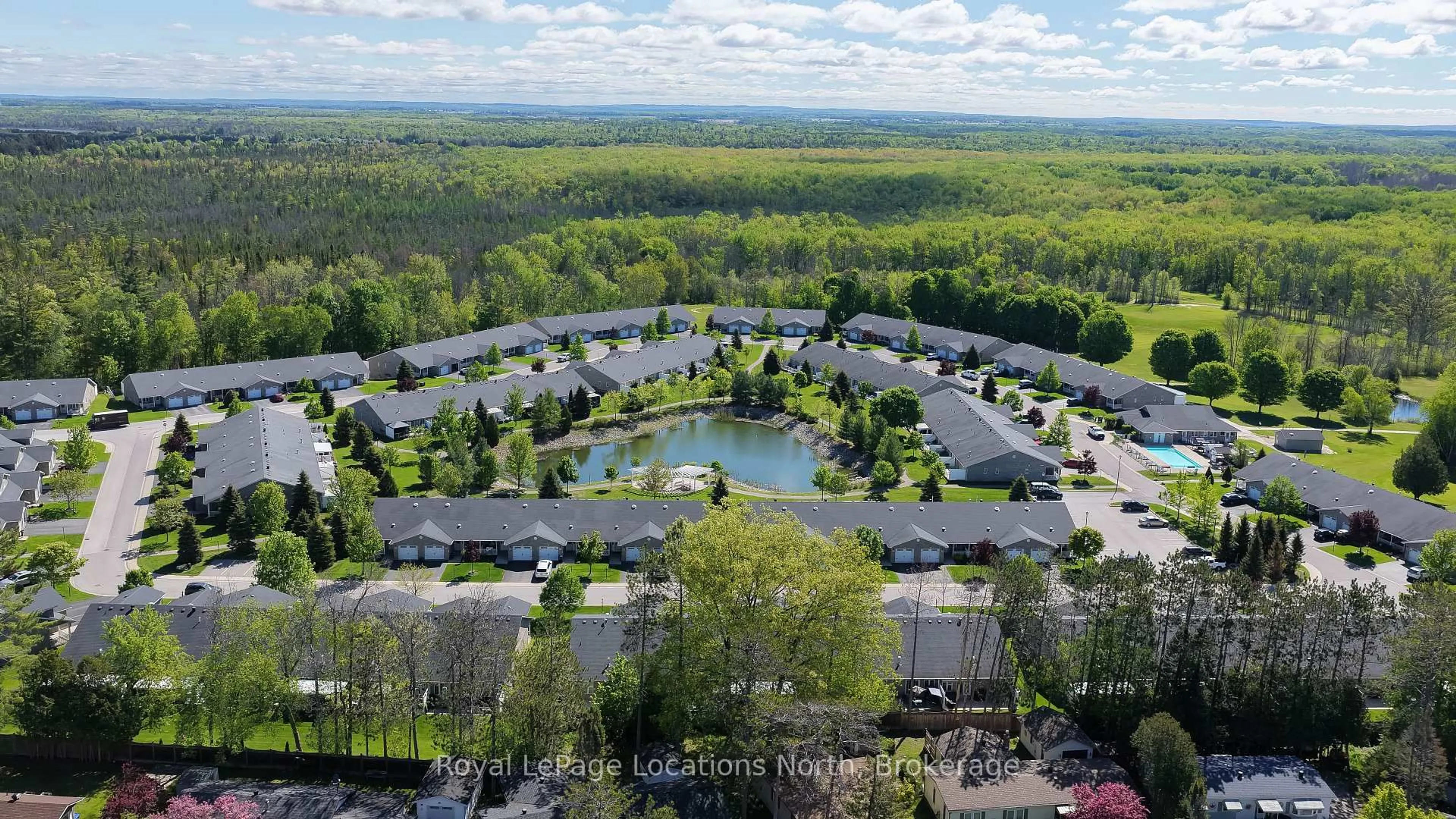 A pic from outside/outdoor area/front of a property/back of a property/a pic from drone, water/lake/river/ocean view for 46 Garden Grove Cres, Wasaga Beach Ontario L9Z 0E6