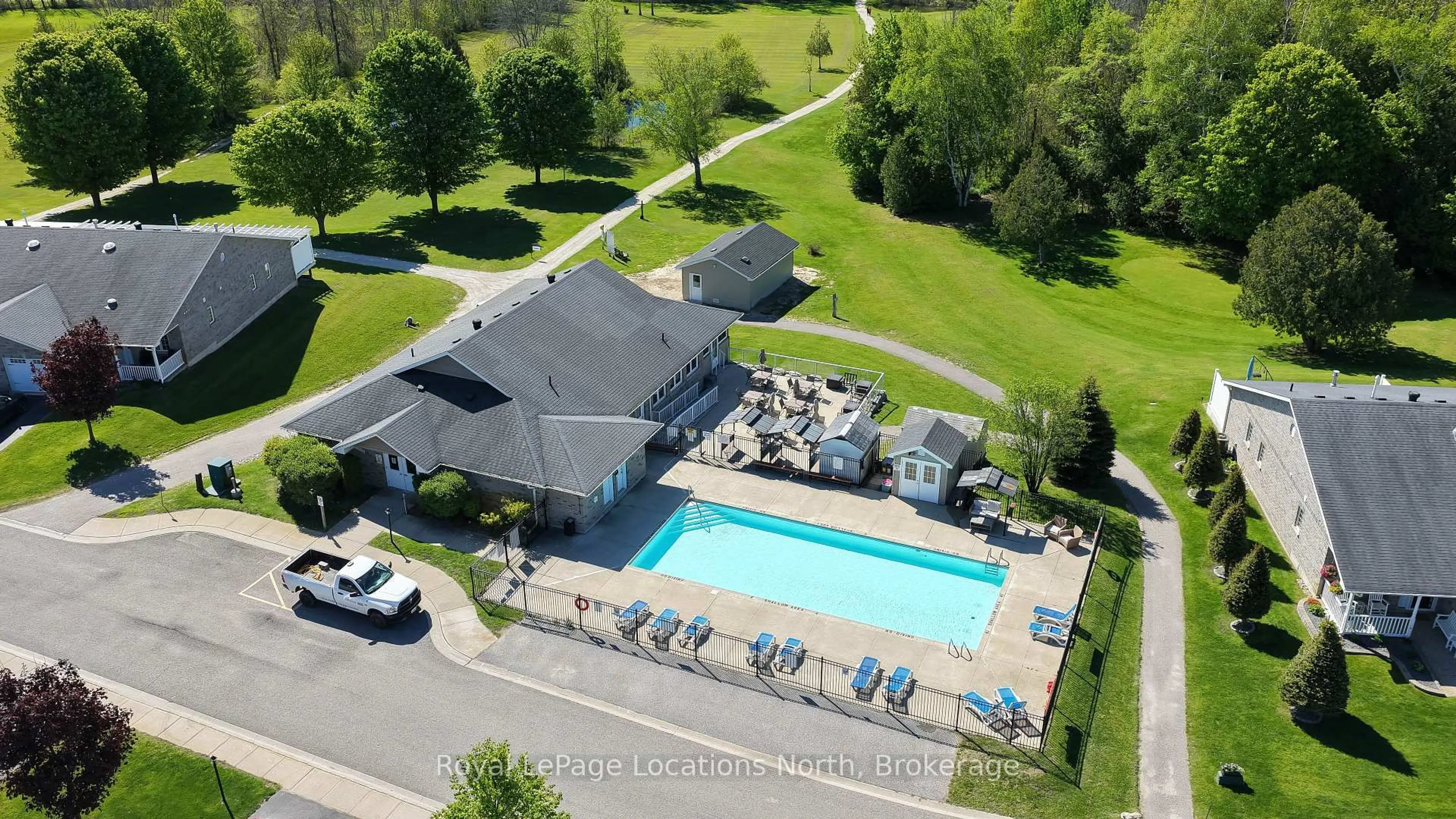 Pool for 46 Garden Grove Cres, Wasaga Beach Ontario L9Z 0E6