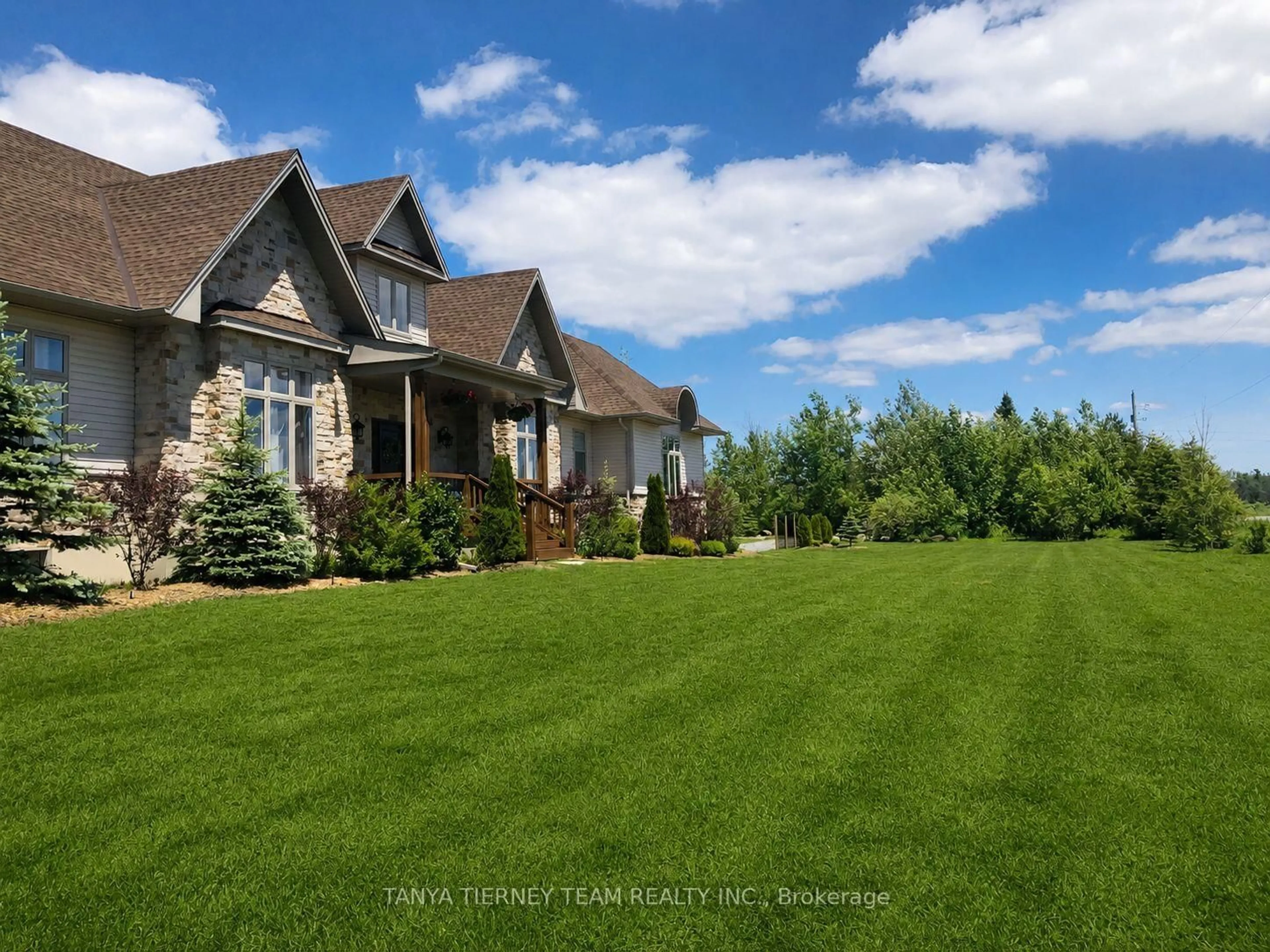 A pic from outside/outdoor area/front of a property/back of a property/a pic from drone, unknown for 2640 Concession 8 Rd, Ramara Ontario L0K 1B0