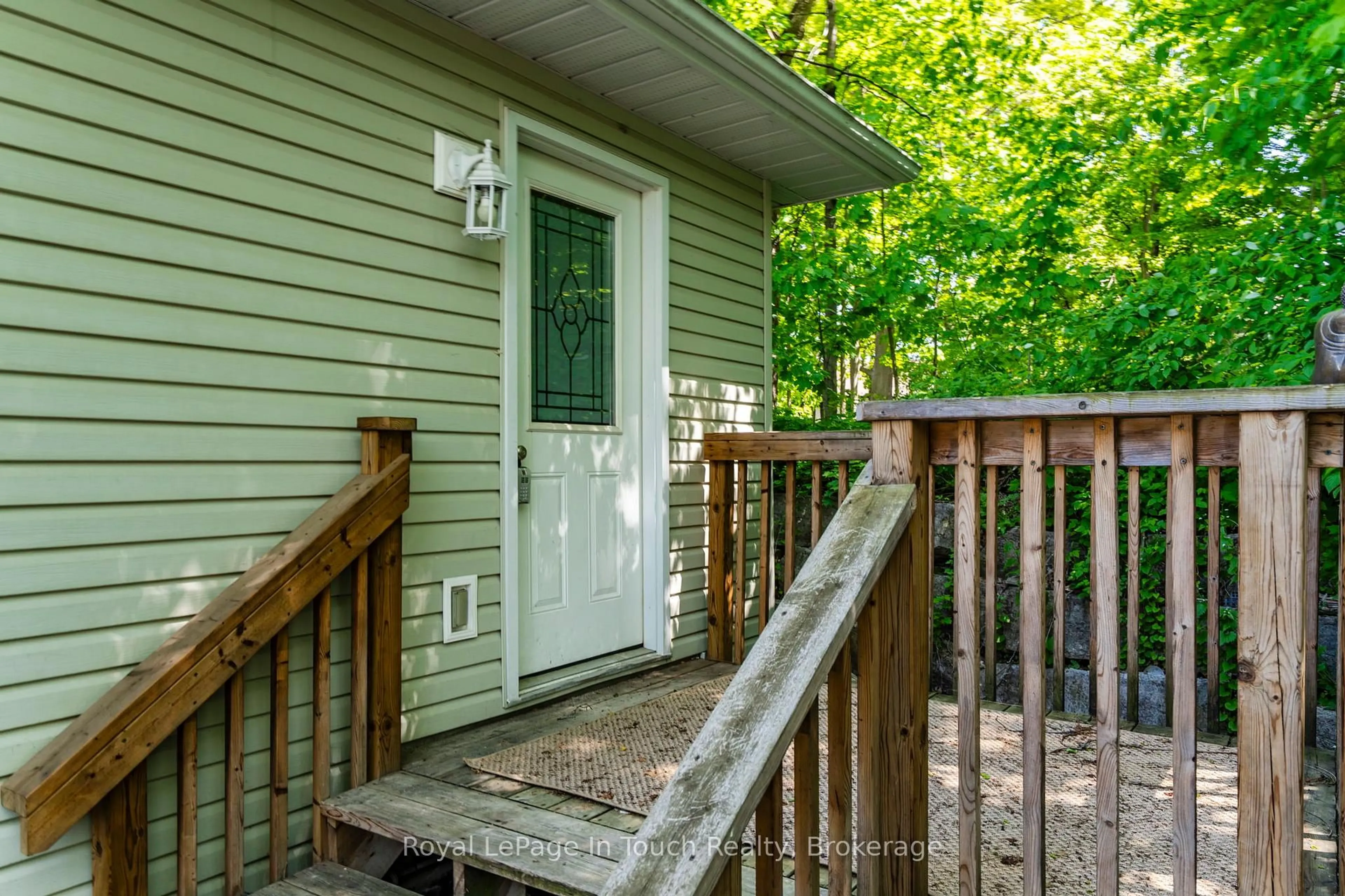 Patio, unknown for 679 Montreal St, Midland Ontario L4R 1G5