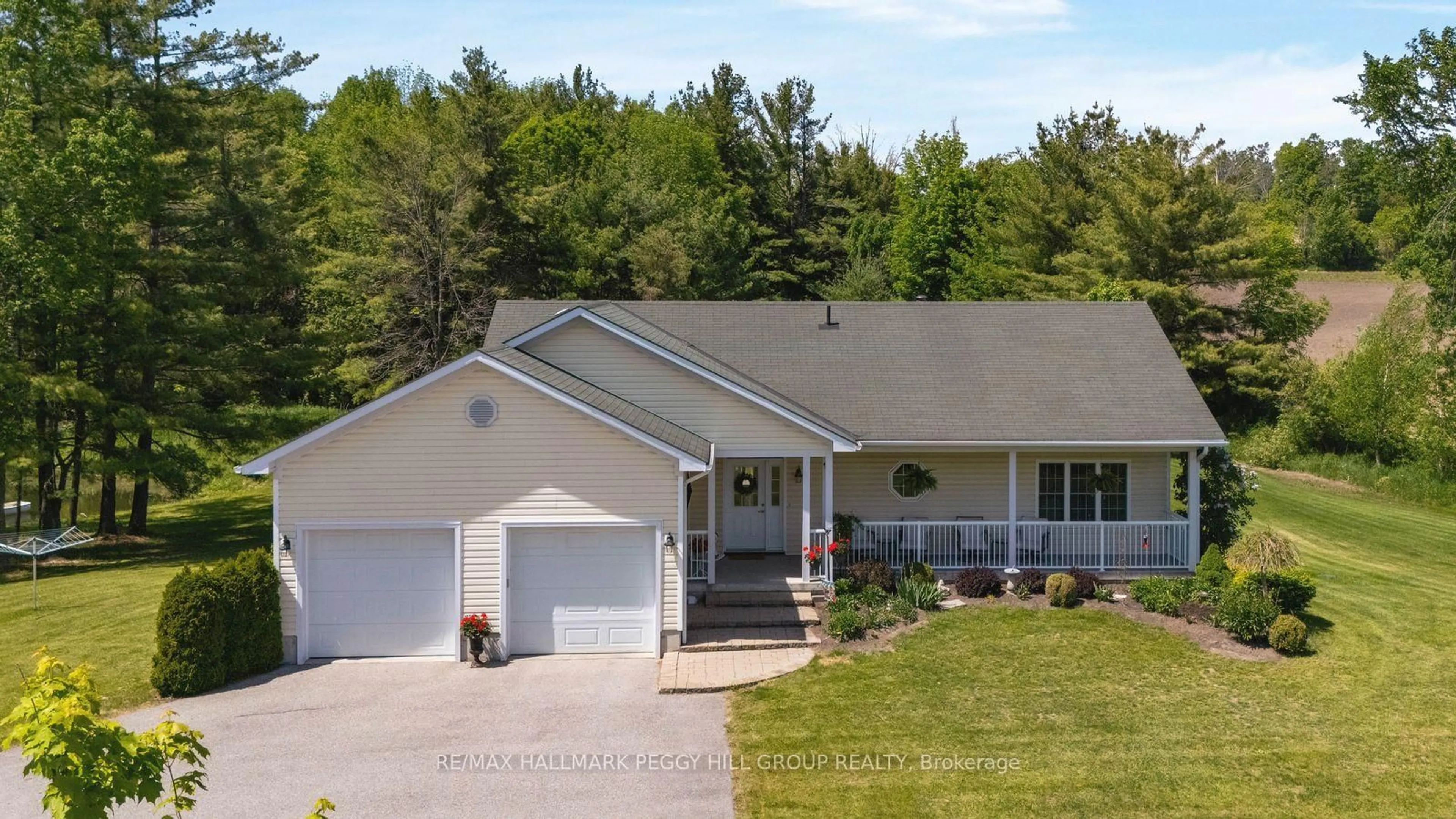 Home with vinyl exterior material, street for 764 Warminster Sdrd, Oro-Medonte Ontario L0K 1E0