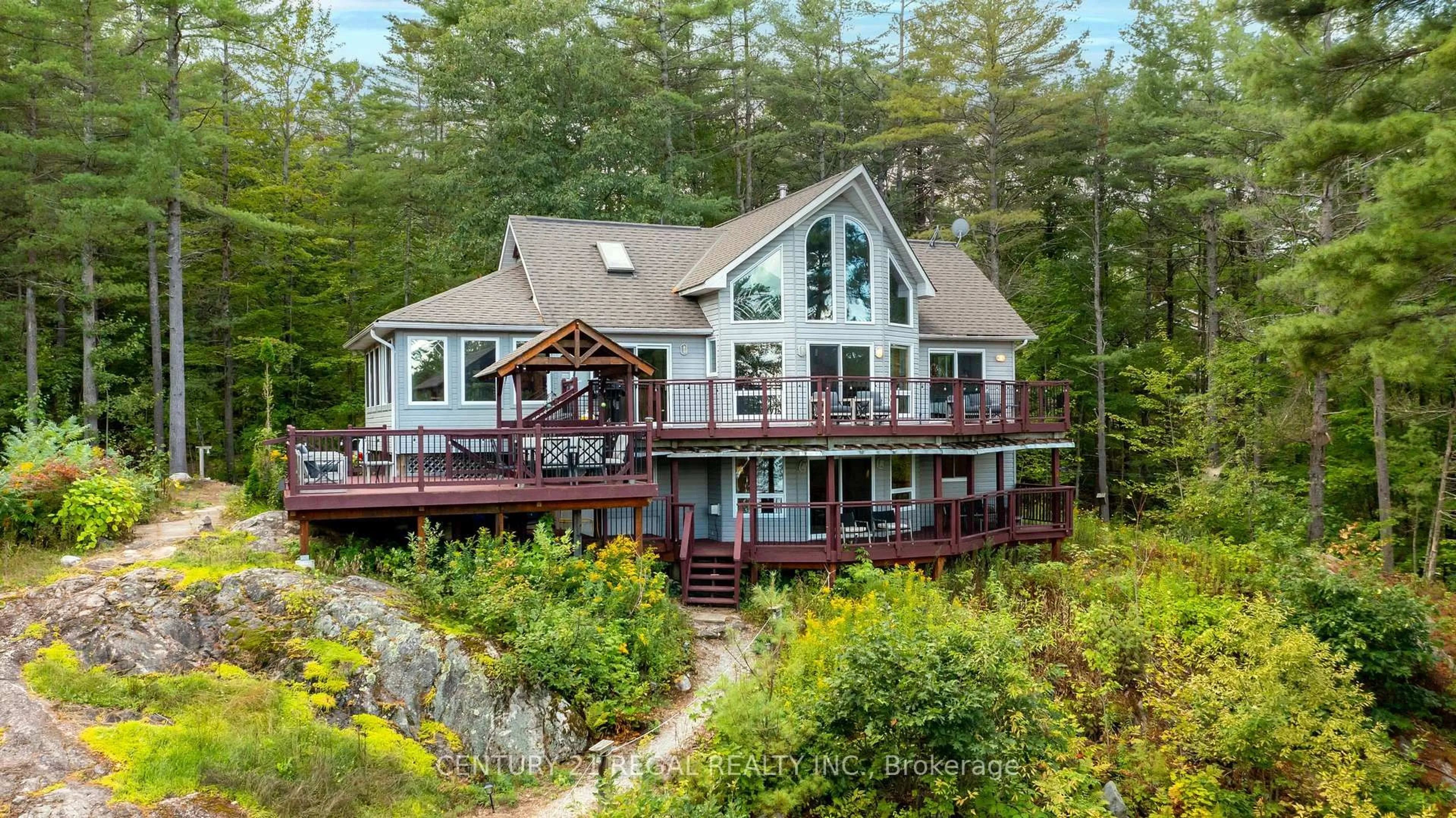 Home with vinyl exterior material, water/lake/river/ocean view for 1961 BEAVER DAM Rd, Severn Ontario L0K 1E0