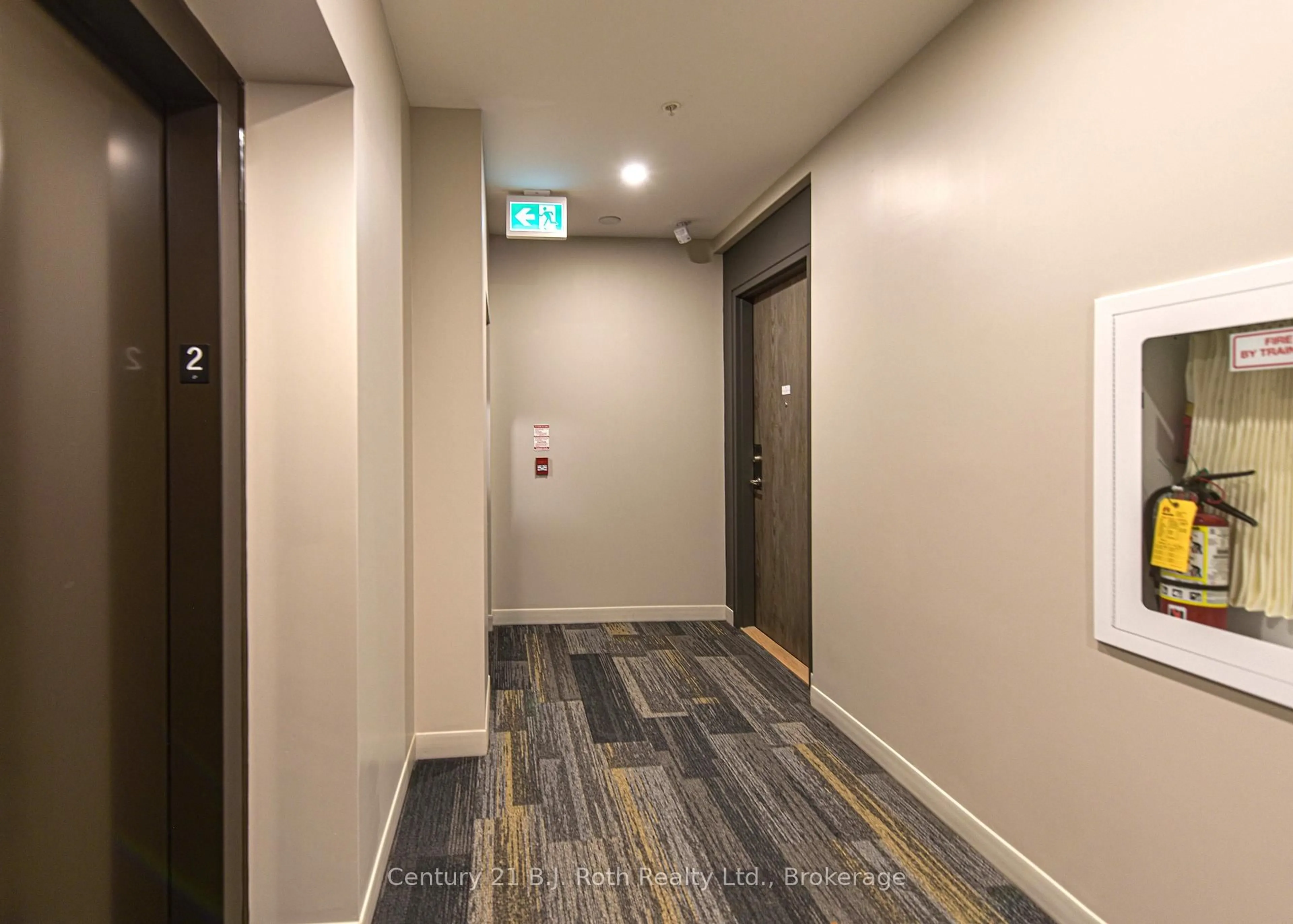 Indoor foyer for 21 MATCHEDASH St #212, Orillia Ontario L3V 4W4