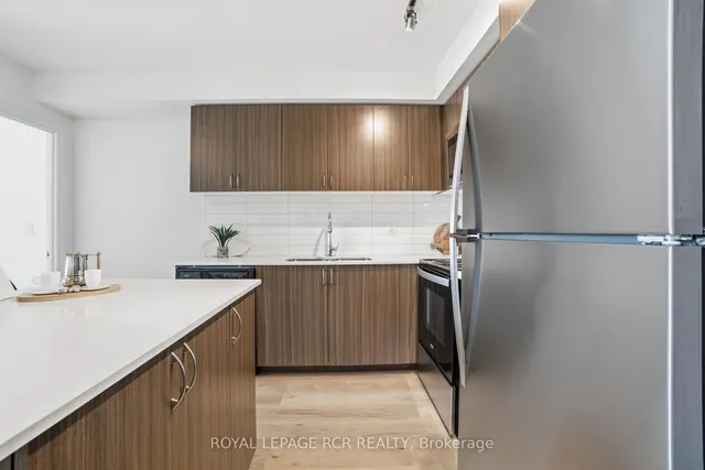 58 Lakeside Terr #808, Barrie 5