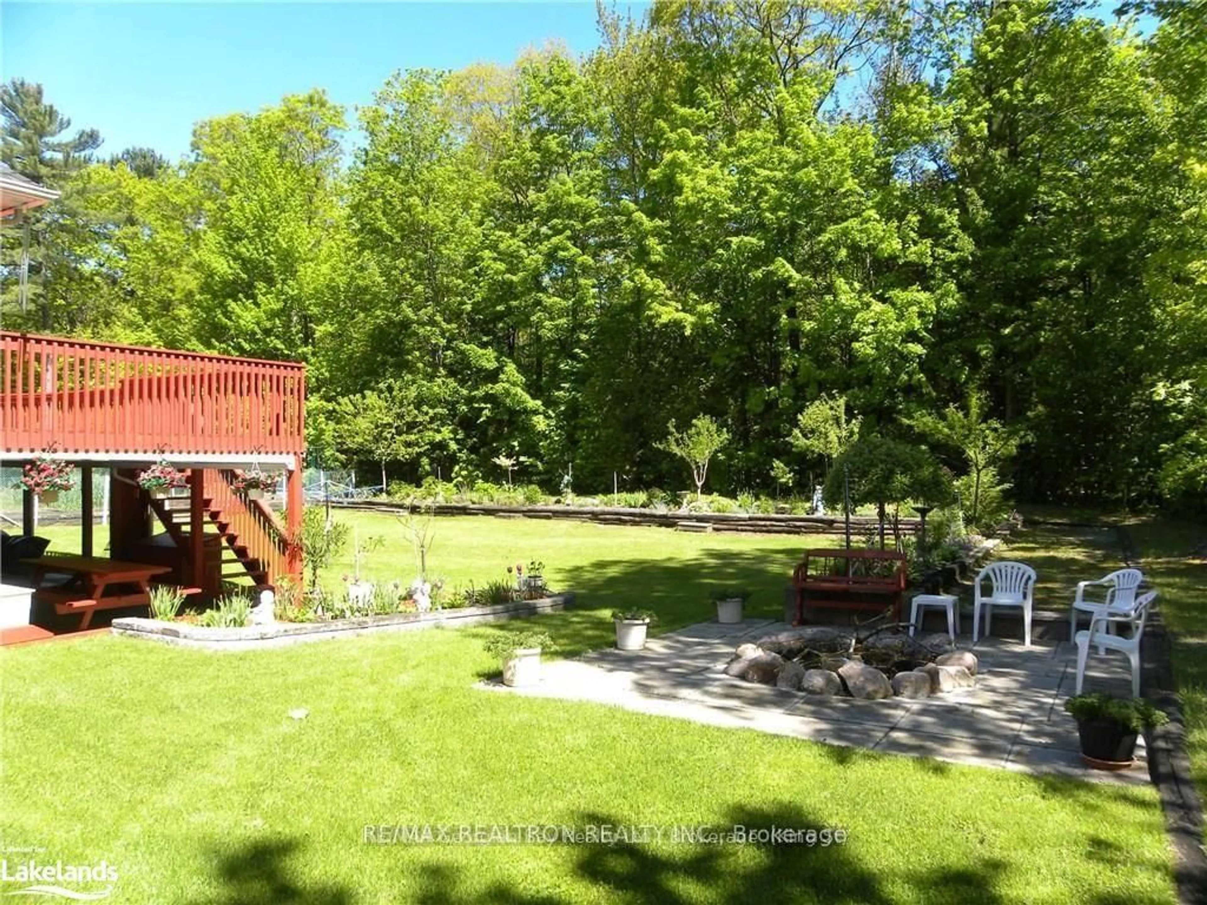 A pic from outside/outdoor area/front of a property/back of a property/a pic from drone, forest/trees view for 43 Staglir Dr, Tiny Ontario L9M 0H2