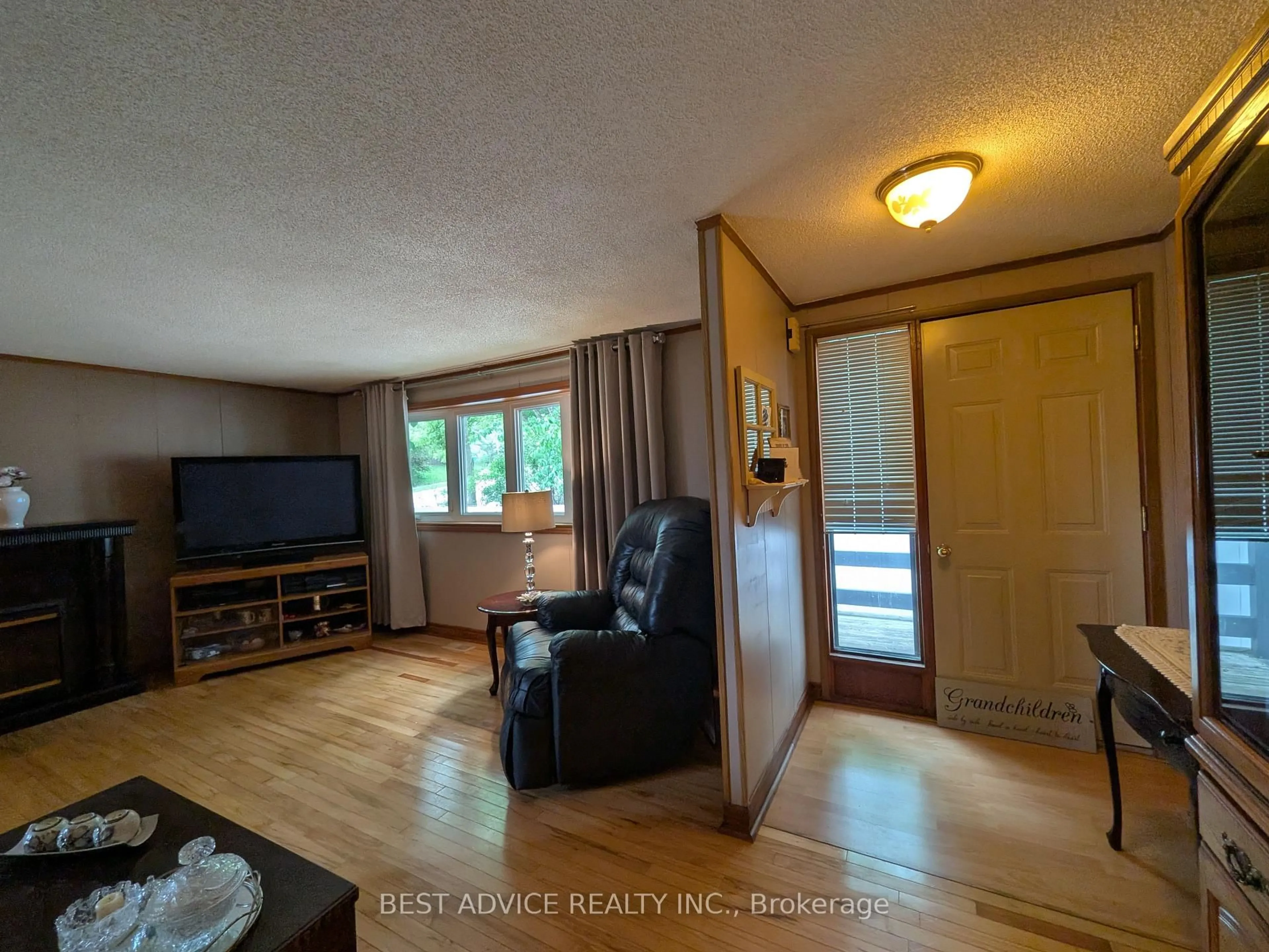 A pic of a room for 180 Westmount Dr, Orillia Ontario L3V 7A5