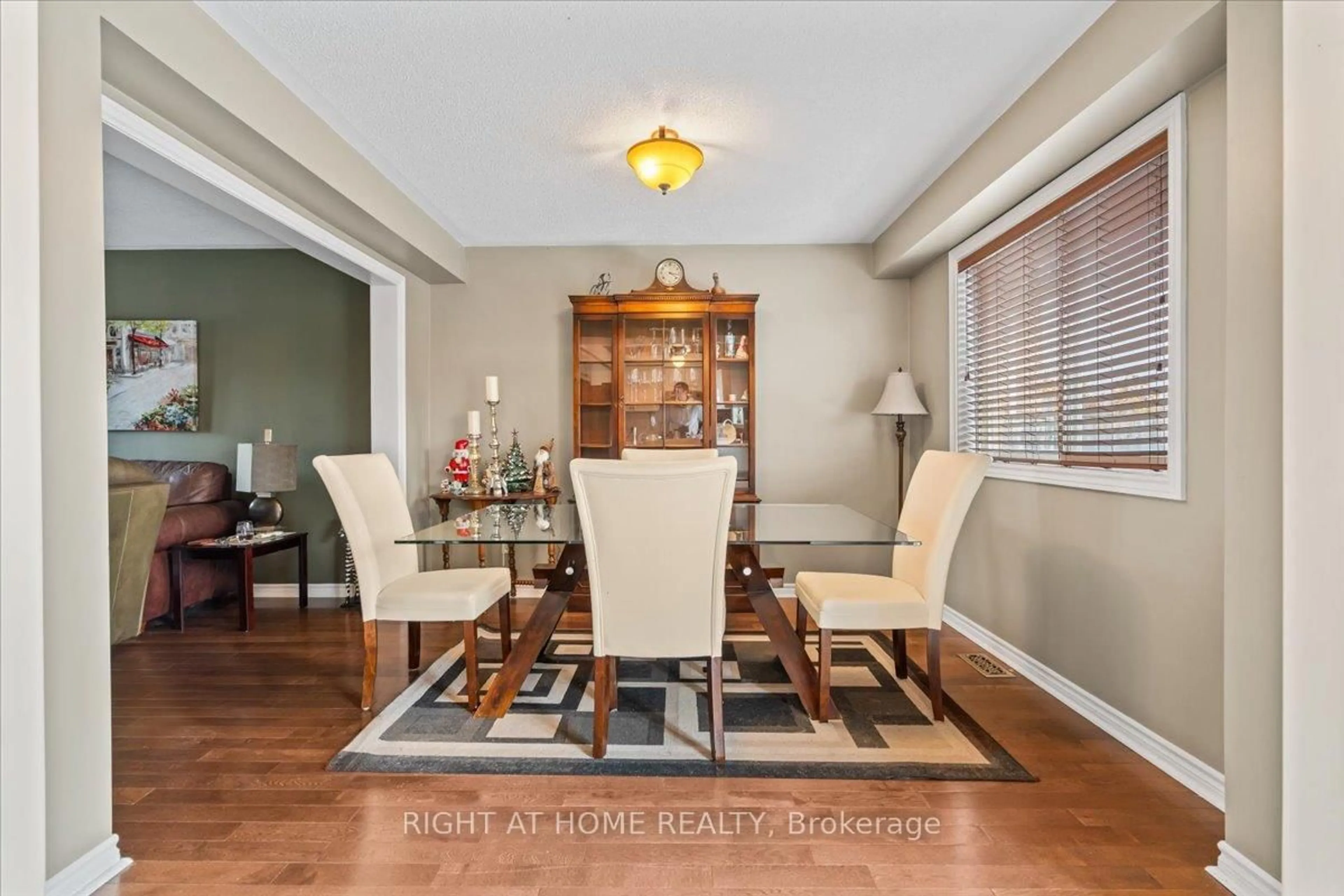 Dining room, wood/laminate floor for 7 Michael Cres, Barrie Ontario L4M 6Y9