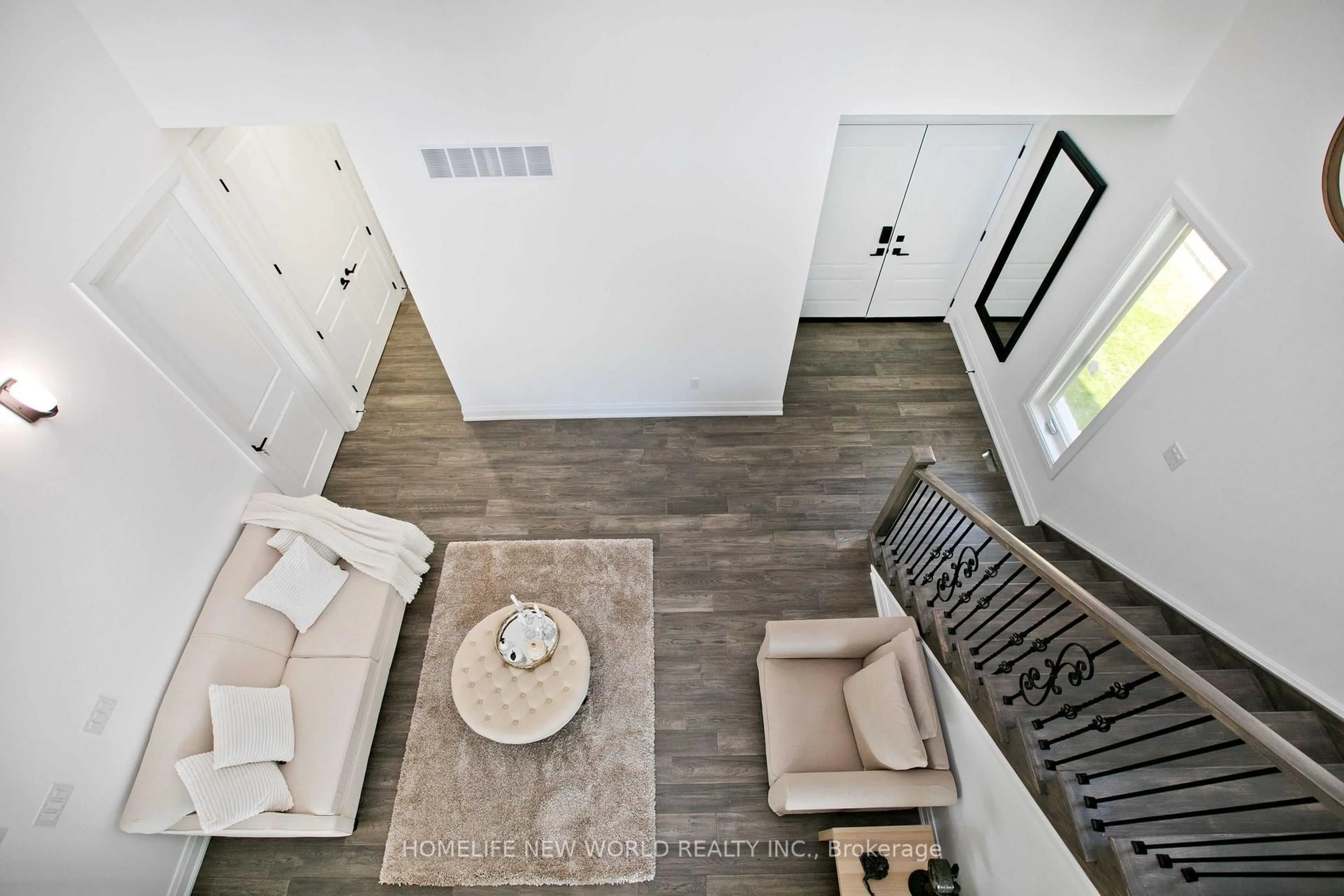 Indoor entryway for 62 Simcoe Rd, Ramara Ontario L0K 1B0