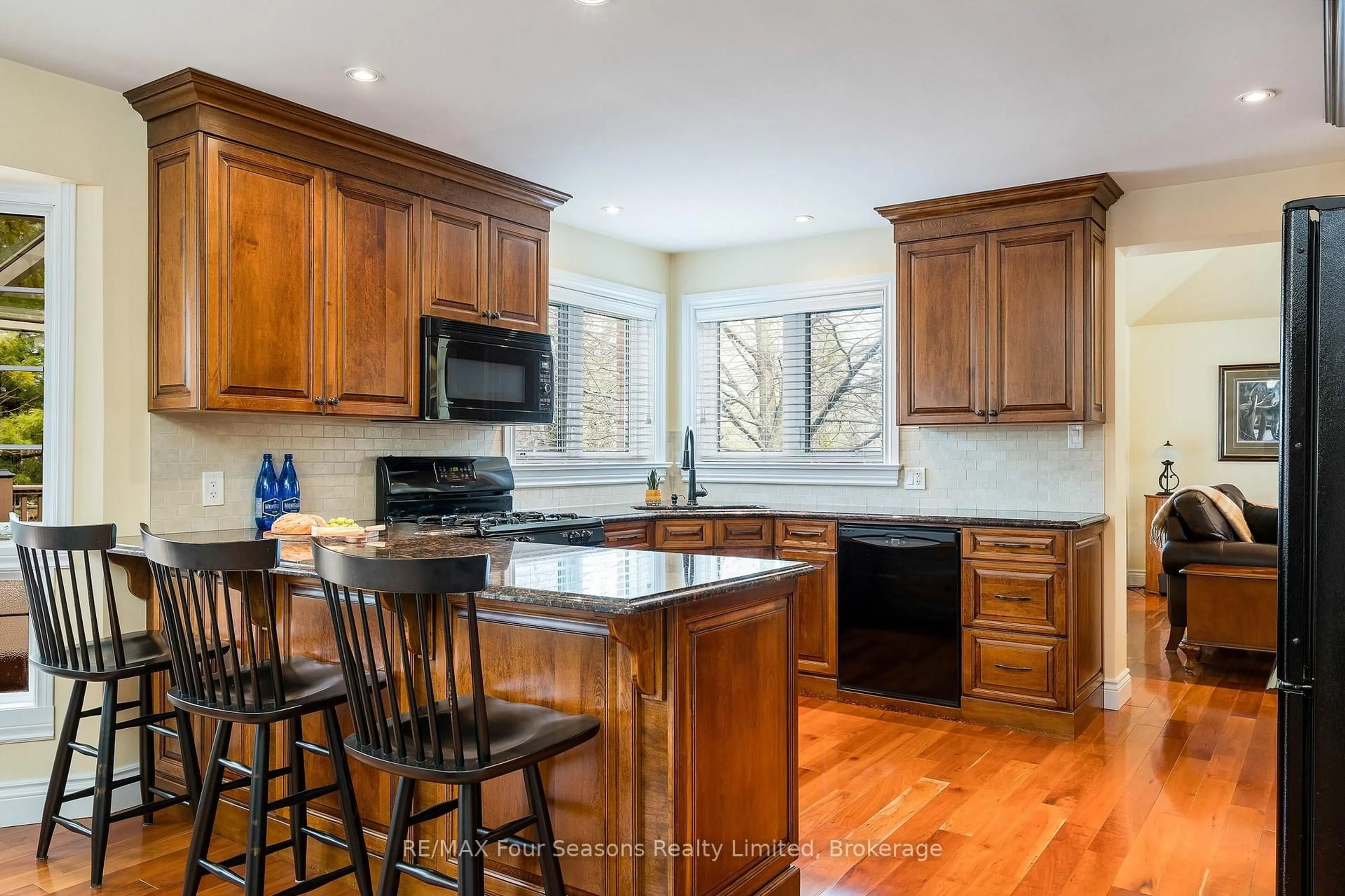 Open concept kitchen, unknown for 16 Carmichael Cres, Collingwood Ontario L9Y 4R6