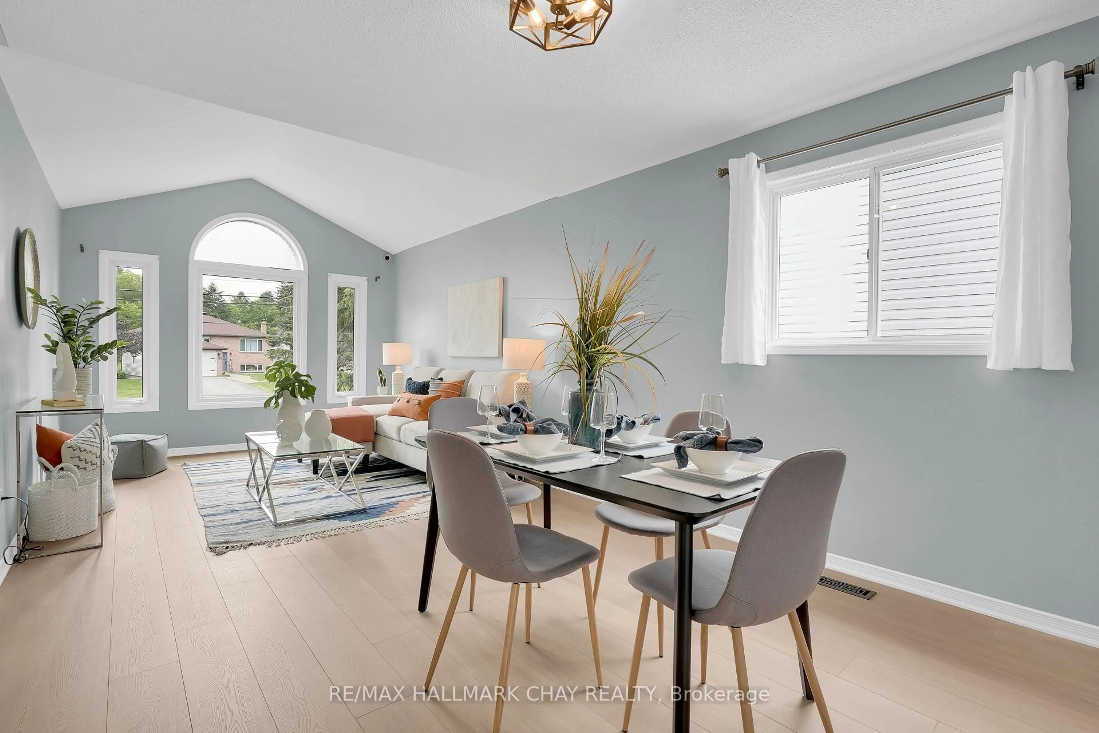 Dining room, unknown for 121 Huronia Rd, Barrie Ontario L4N 4G1