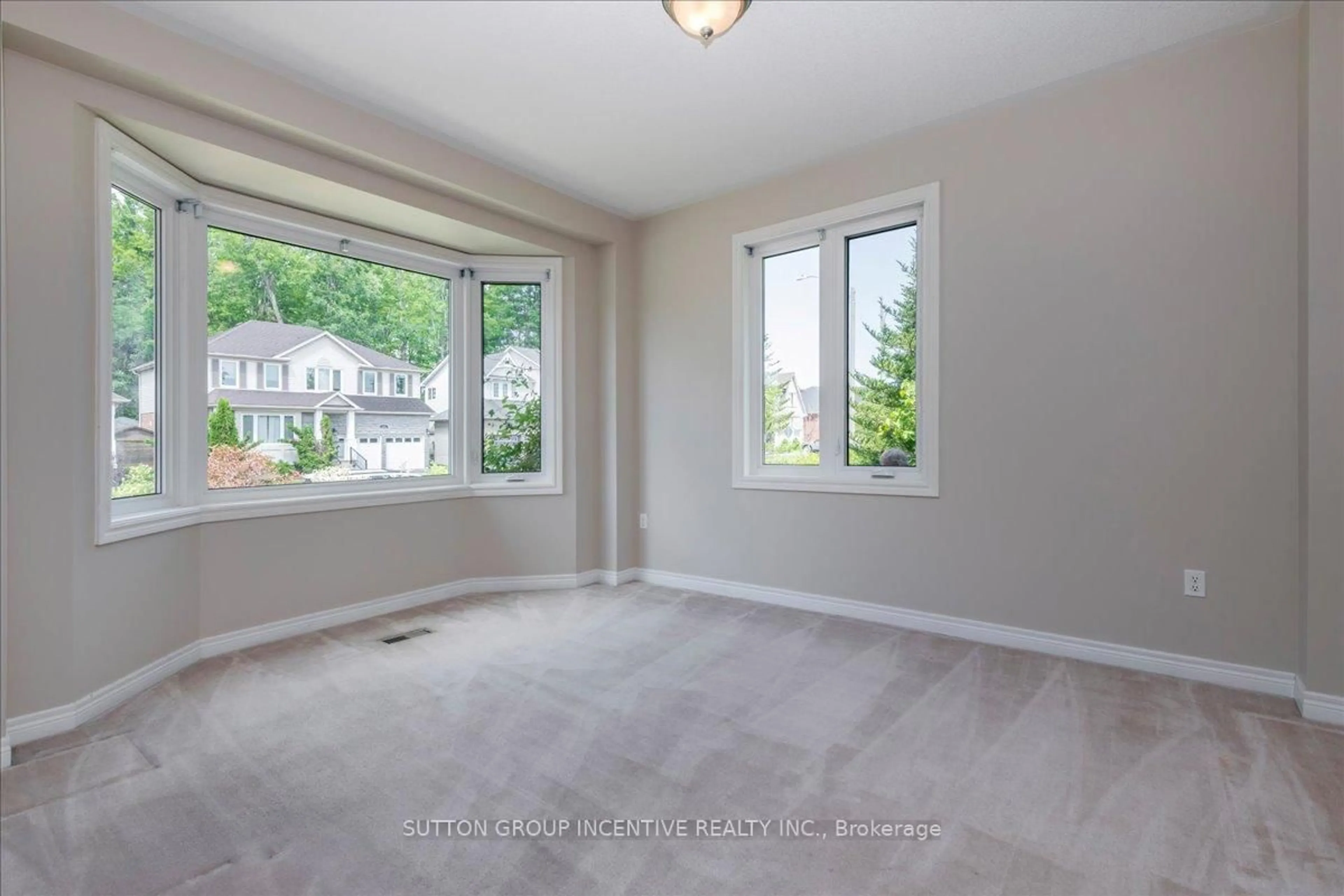 A pic of a room for 11 Thrushwood Dr, Barrie Ontario L4N 0Z1