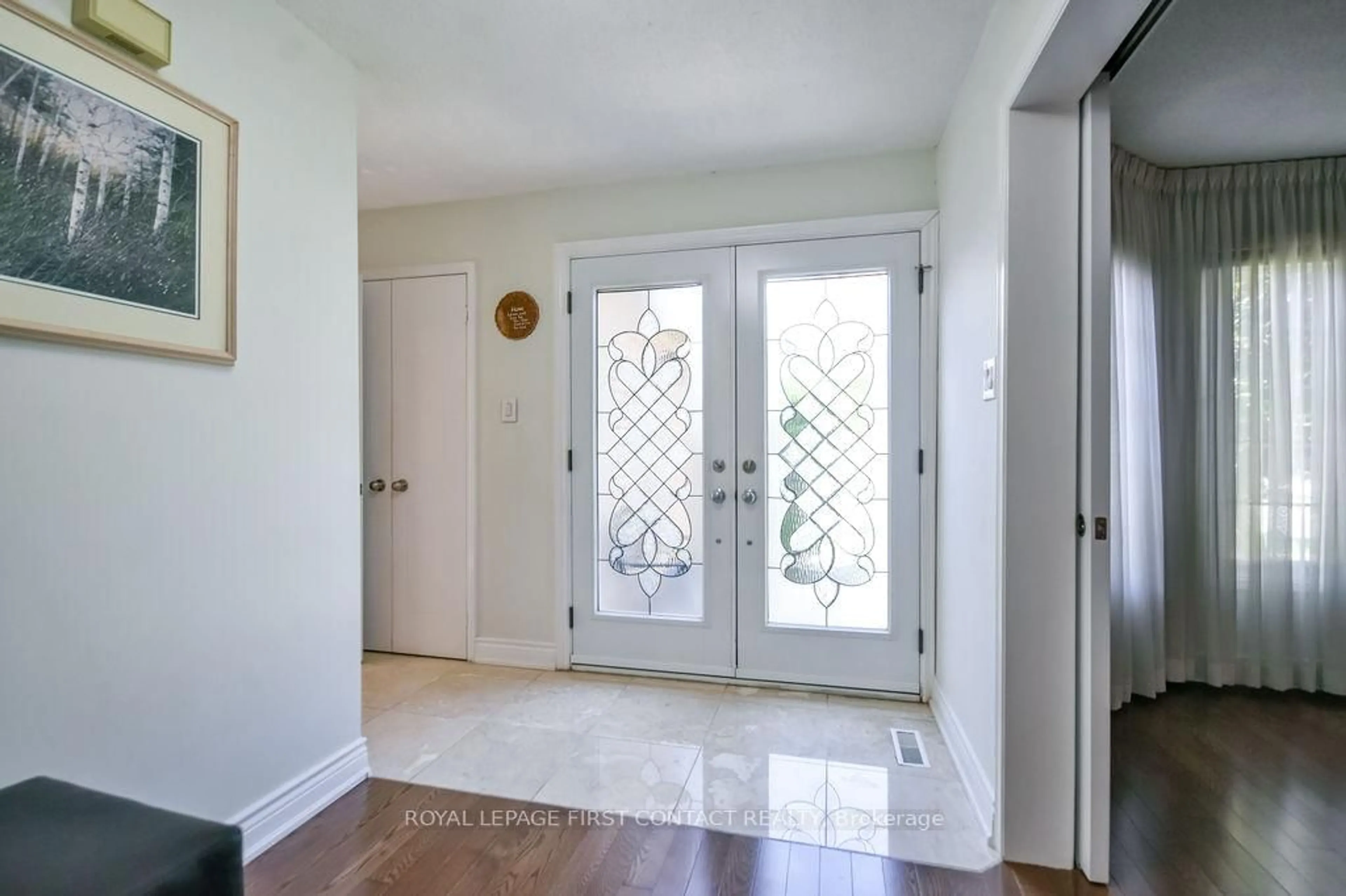 Indoor entryway for 51 Cartwright Dr, Barrie Ontario L4M 6G3