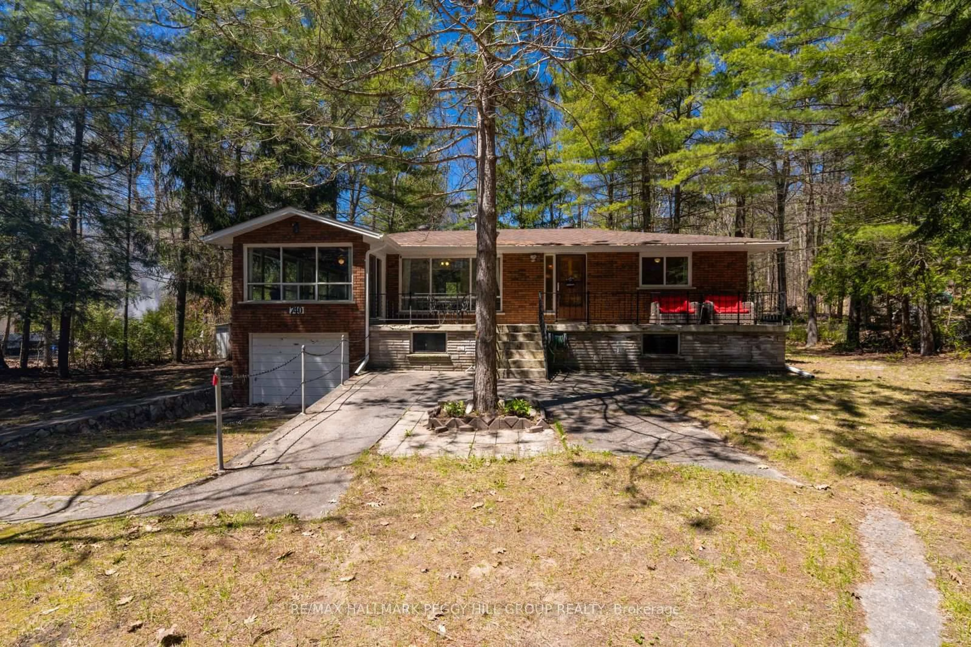 A pic from outside/outdoor area/front of a property/back of a property/a pic from drone, unknown for 740 Lafontaine Rd, Tiny Ontario L9M 0L5