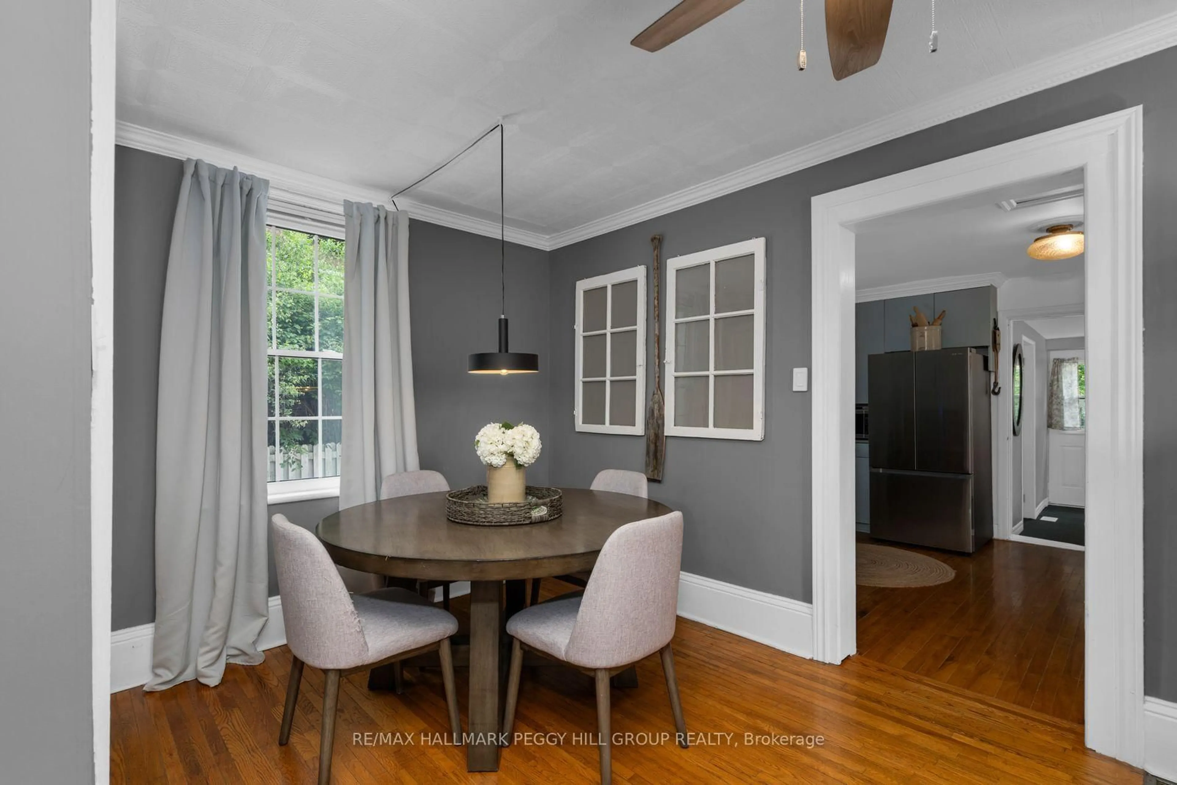 Dining room, wood/laminate floor for 16 William St, Orillia Ontario L3V 5N3