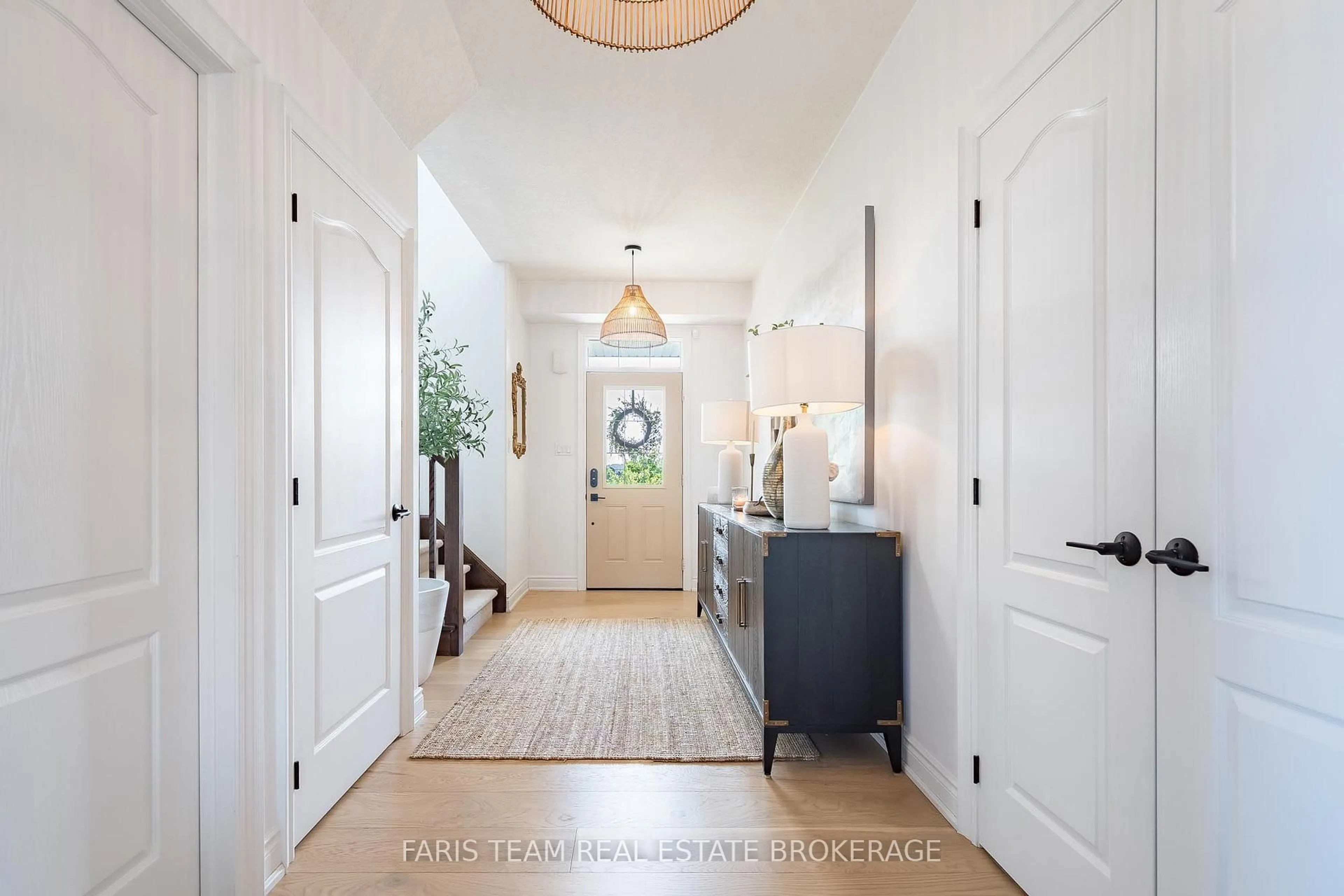 Indoor entryway for 37 Lockerbie Cres, Collingwood Ontario L9Y 0Y9