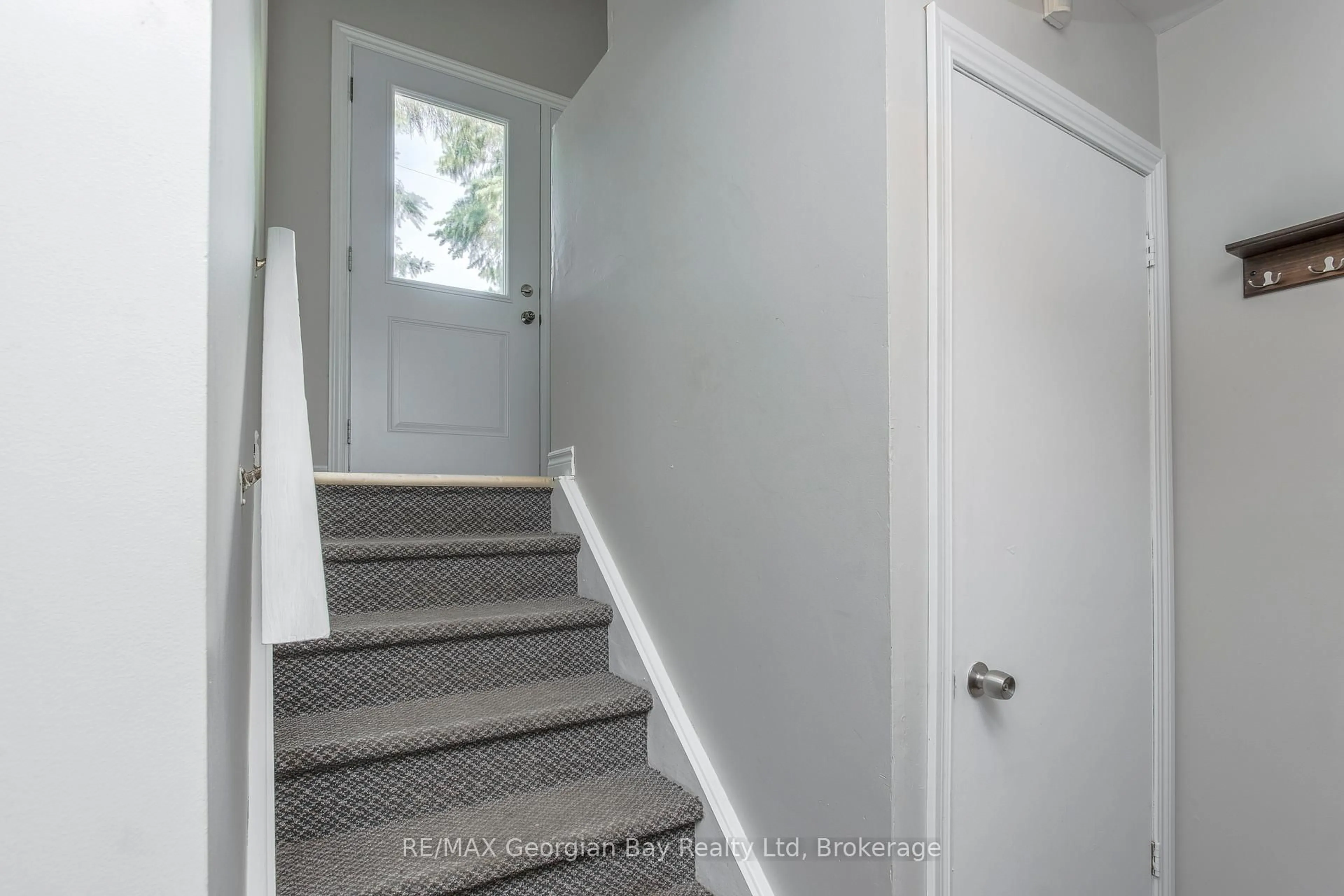 Stairs for 15 Mcguire Rd, Penetanguishene Ontario L9M 1C9