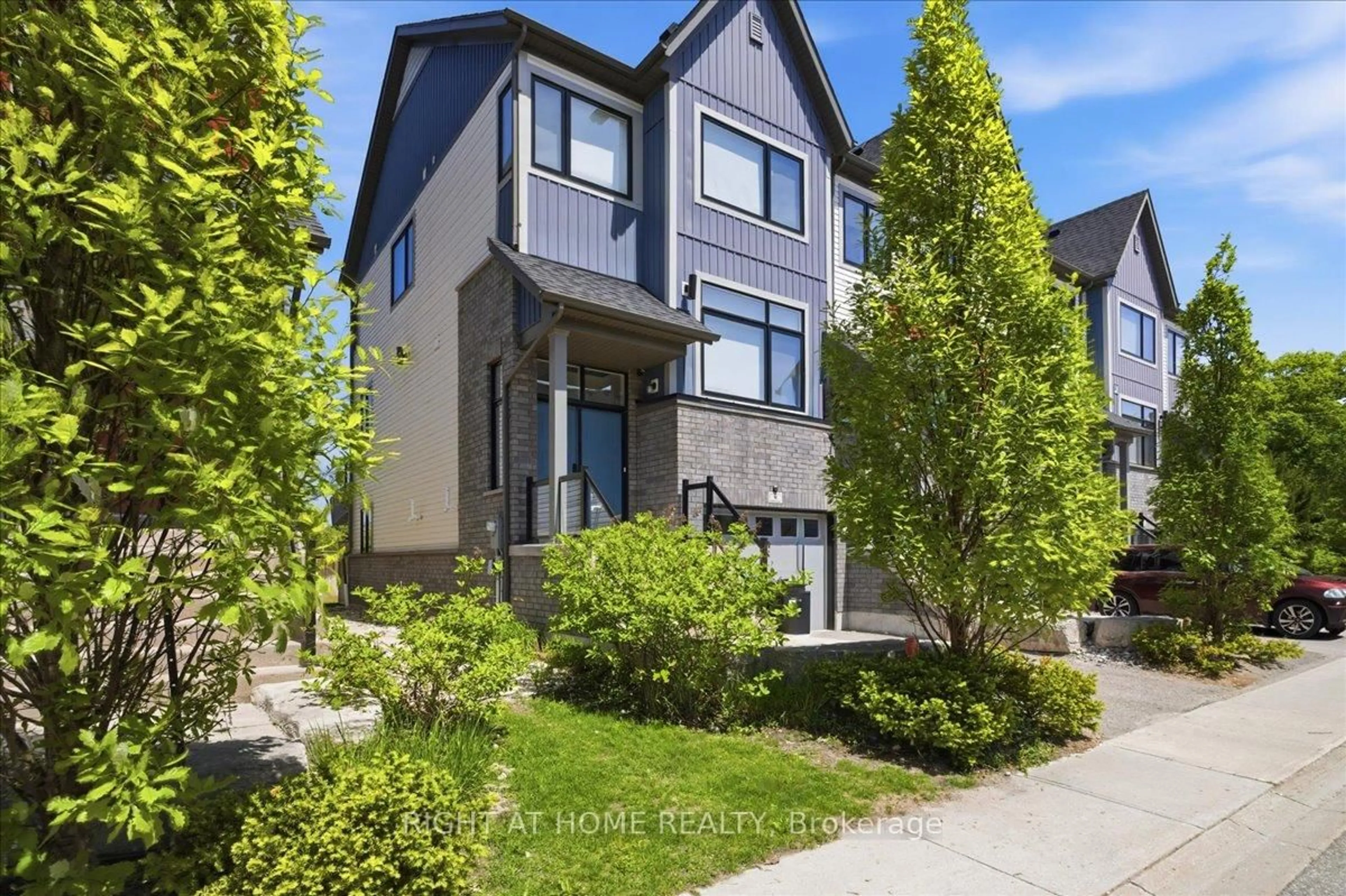 Home with brick exterior material, street for 9 Bremont Way, Wasaga Beach Ontario L9Z 2H3