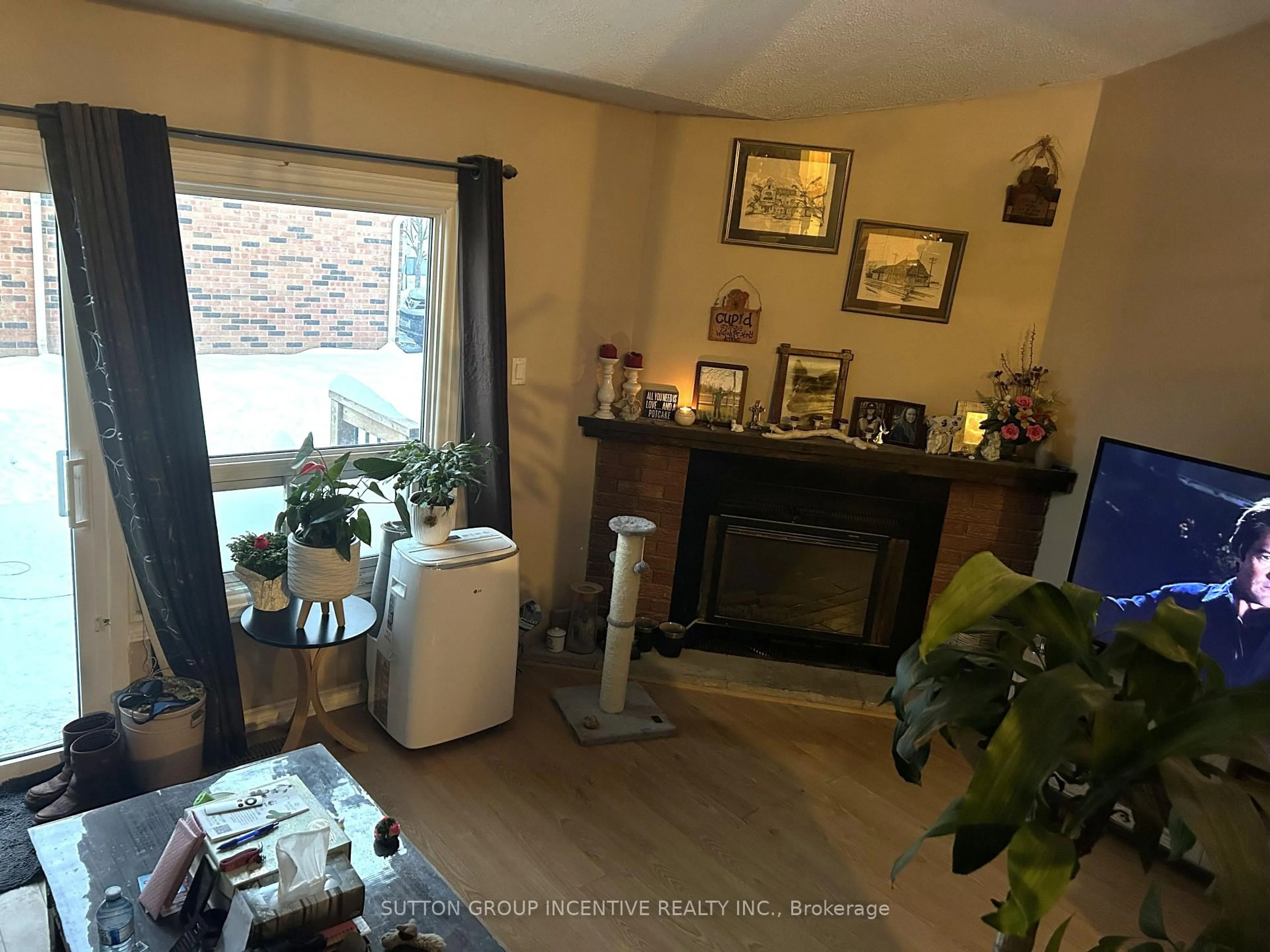 A pic of a room for 553 Tenth St, Collingwood Ontario L9Y 4K6