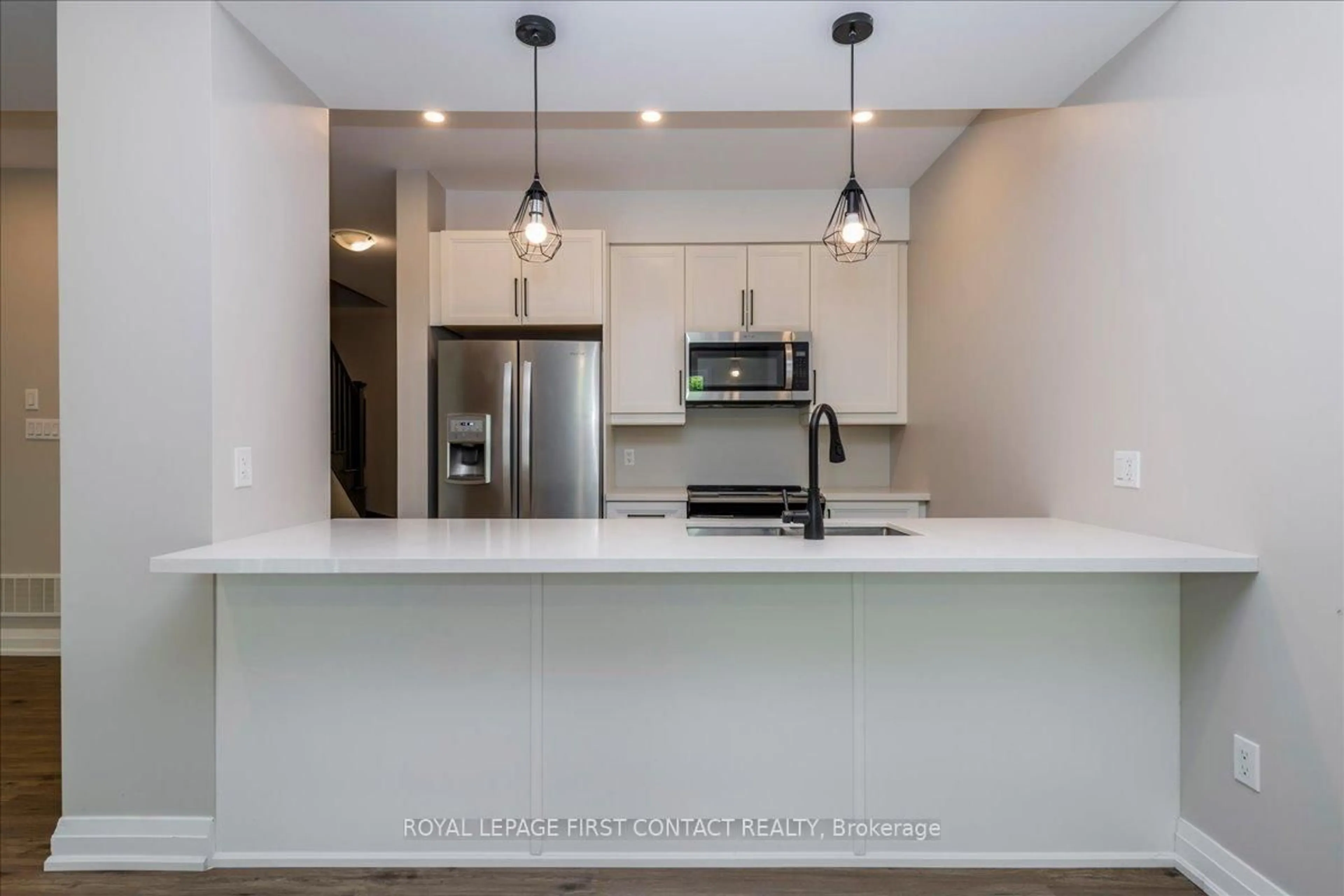 Open concept kitchen, unknown for 4 Stonehart Lane, Barrie Ontario L4M 7E8