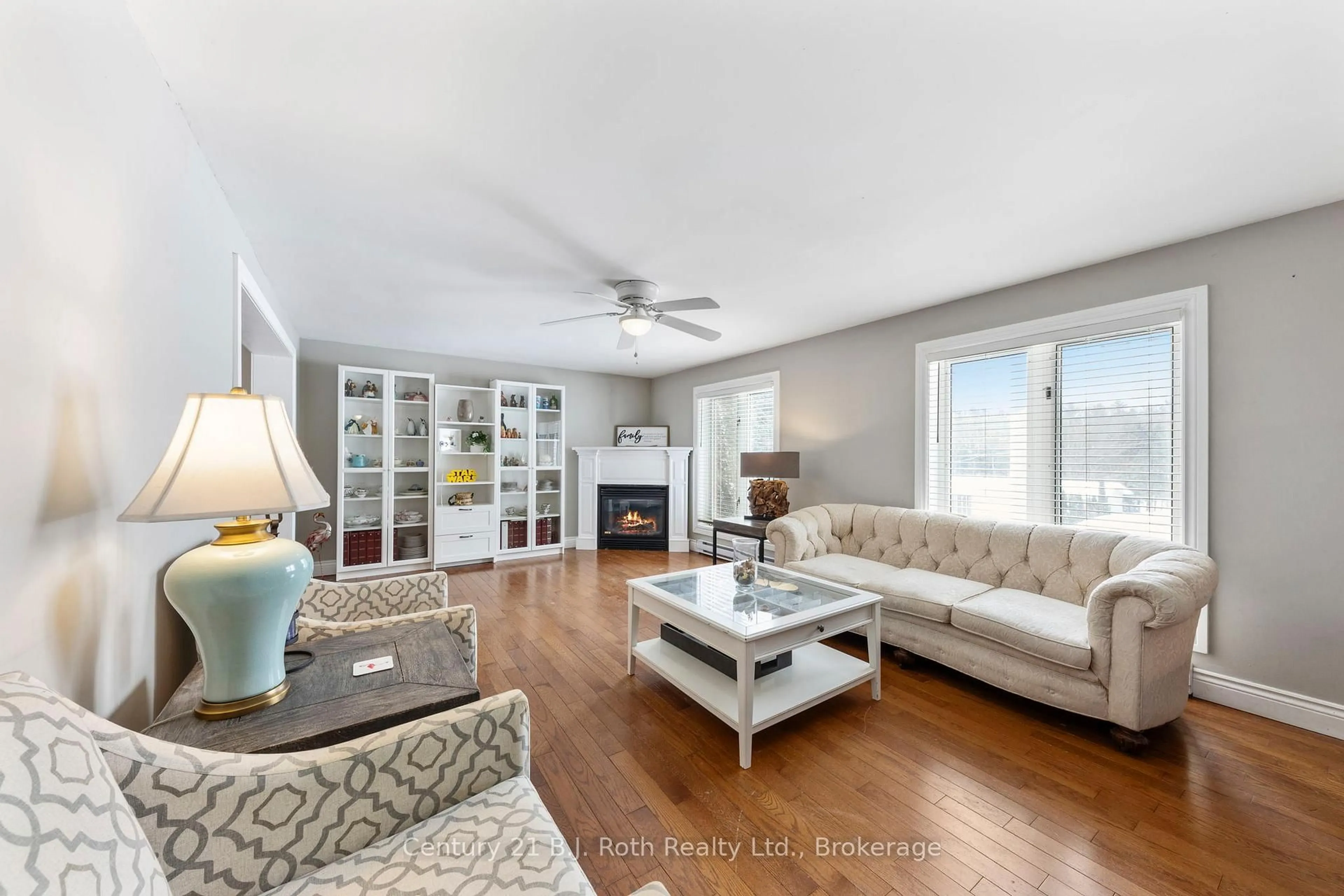 Living room with furniture, unknown for 60 Lepage Dr, Penetanguishene Ontario L9M 1R5