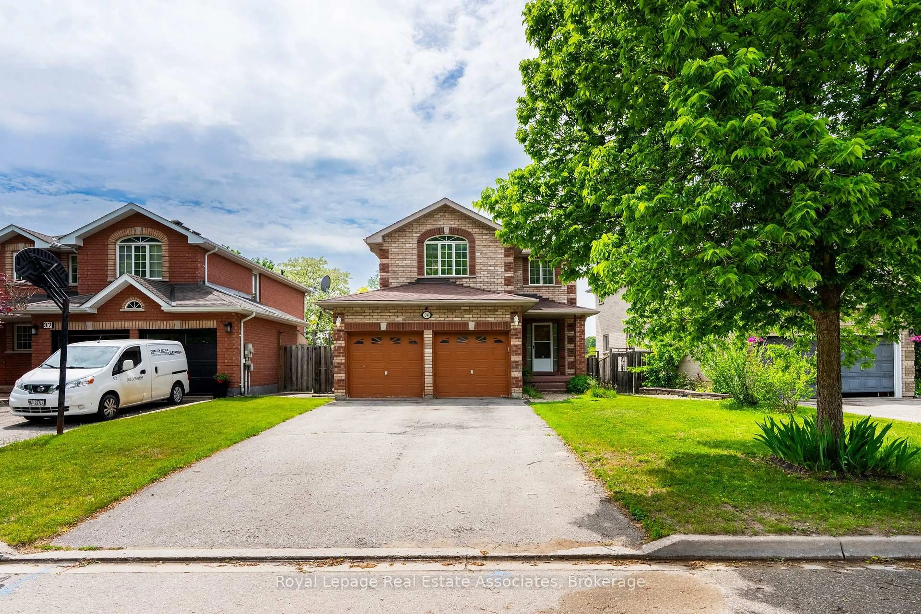 Home with brick exterior material, street for 34 Bloom Cres, Barrie Ontario L4N 0S8