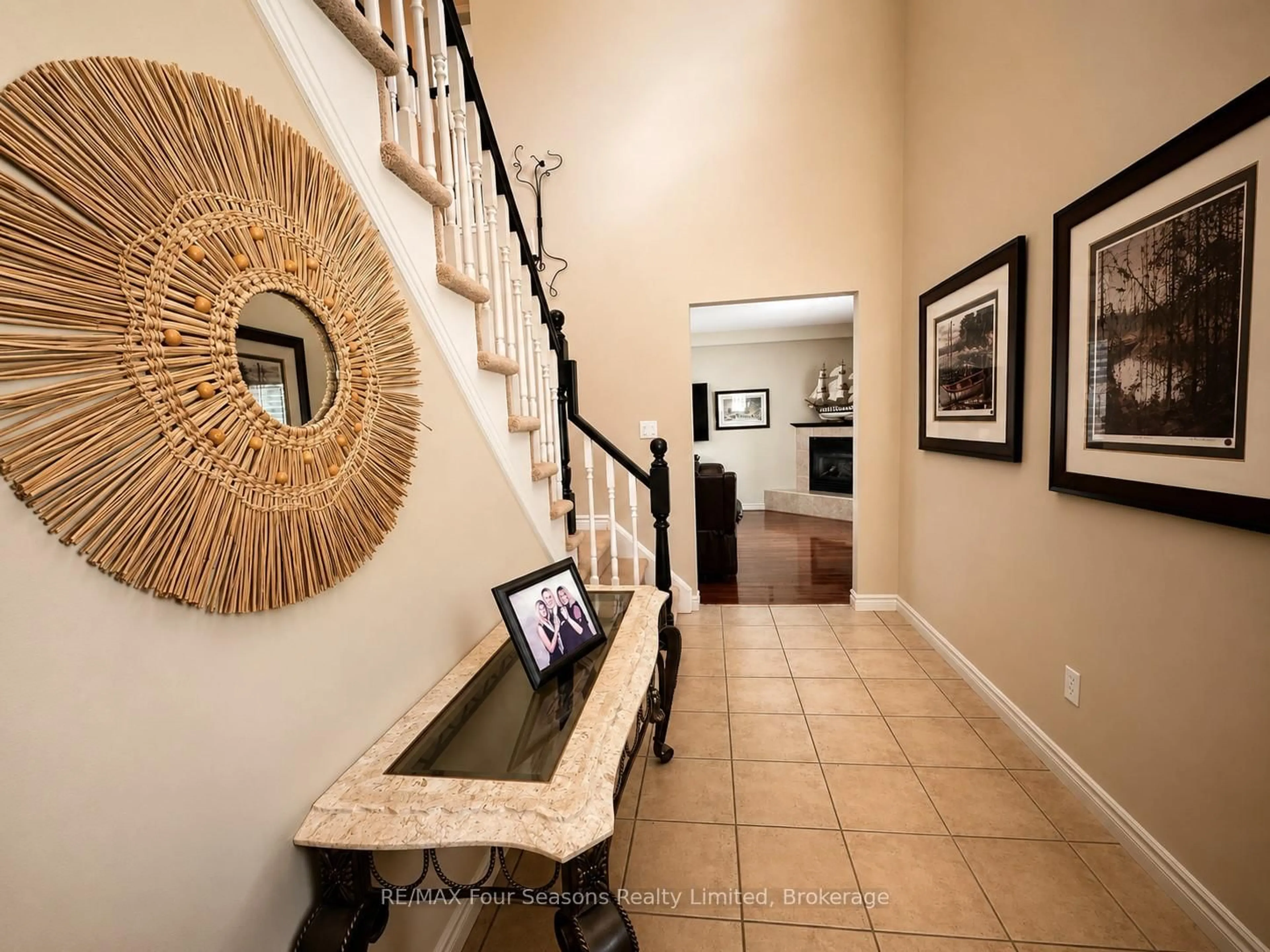 Indoor entryway for 59 Highlands Cres, Collingwood Ontario L9Y 5H3