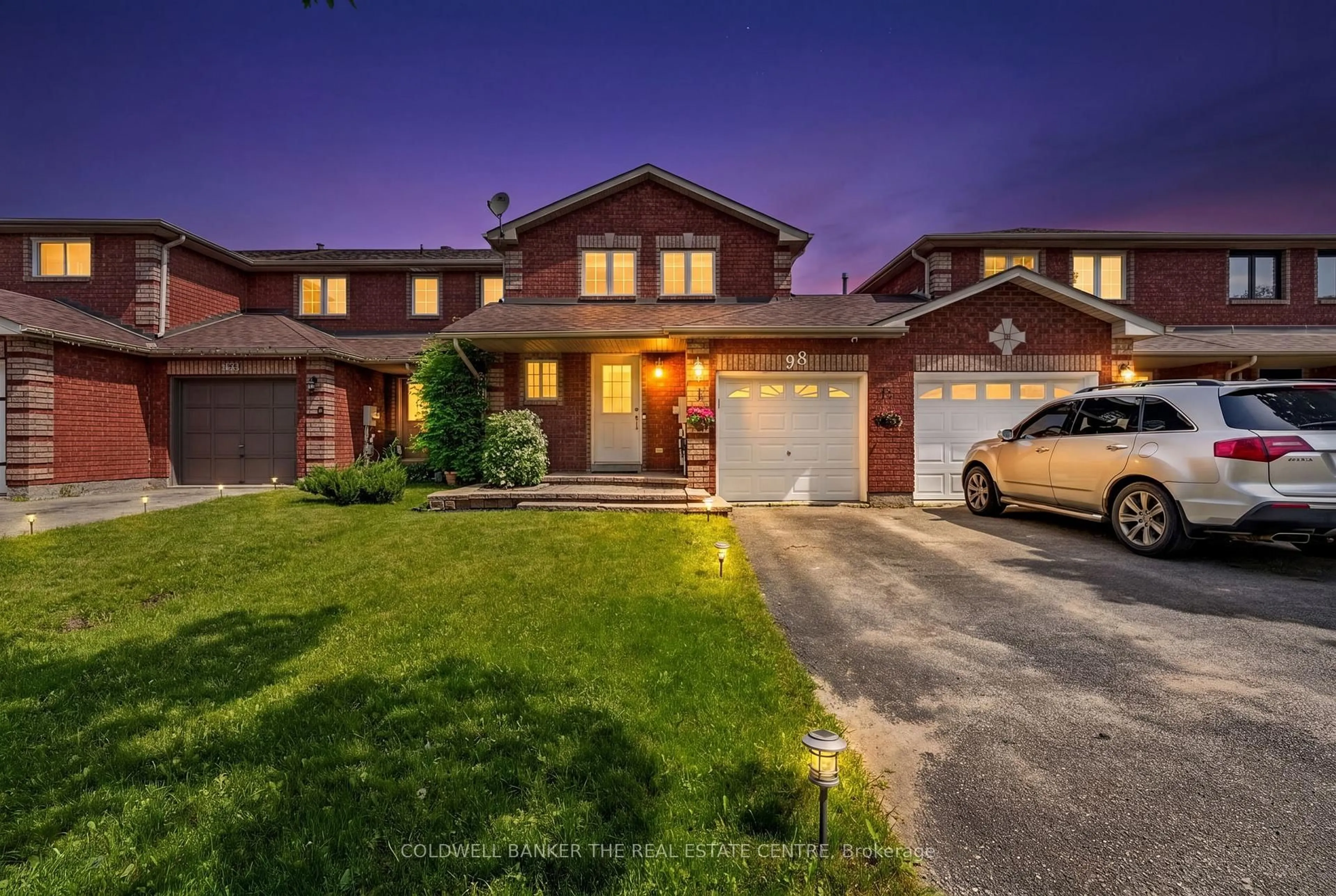 Home with brick exterior material, street for 98 Cheltenham Rd, Barrie Ontario L4M 6S7