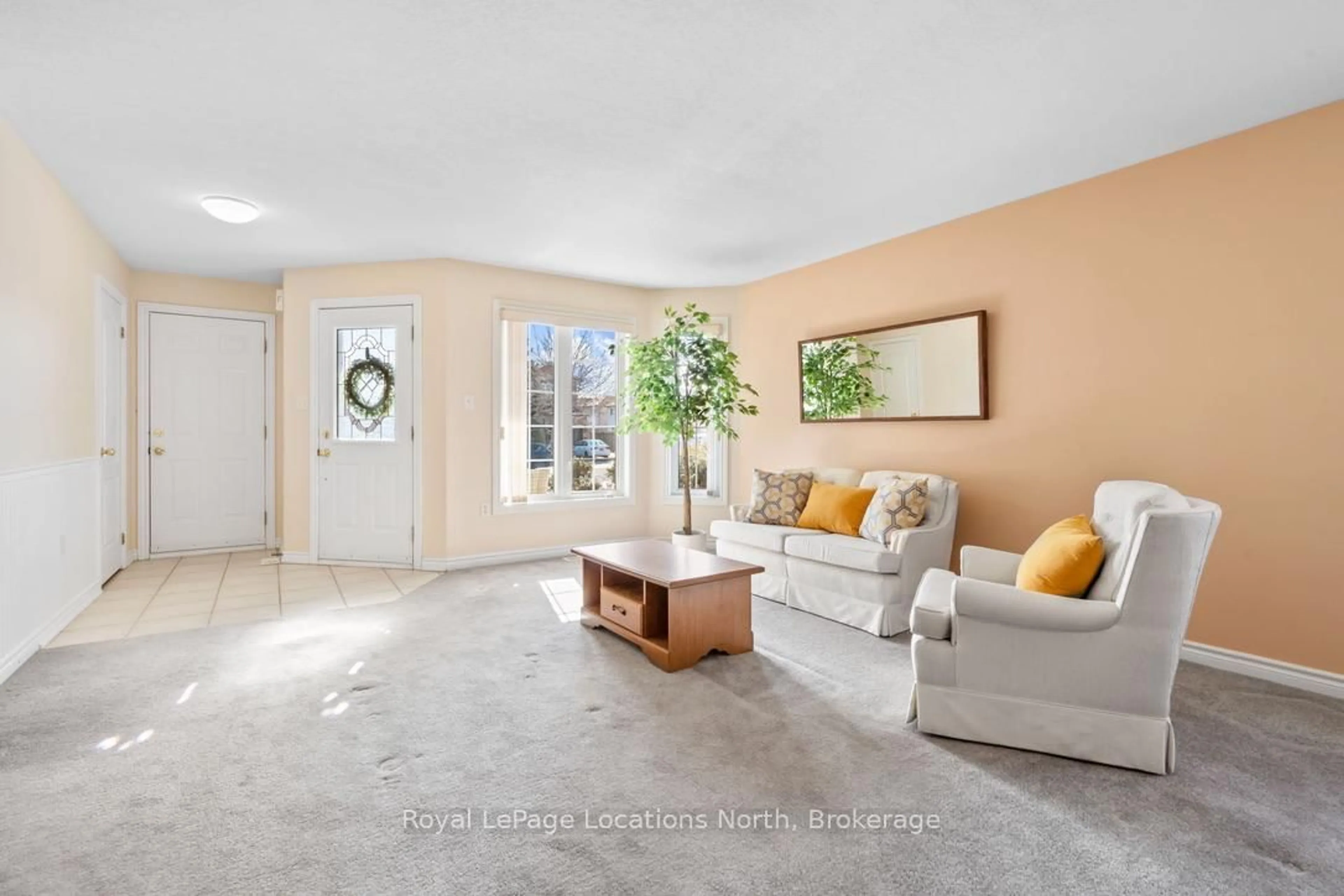 Living room with furniture, unknown for 83 White Elm Rd, Barrie Ontario L4N 0E4