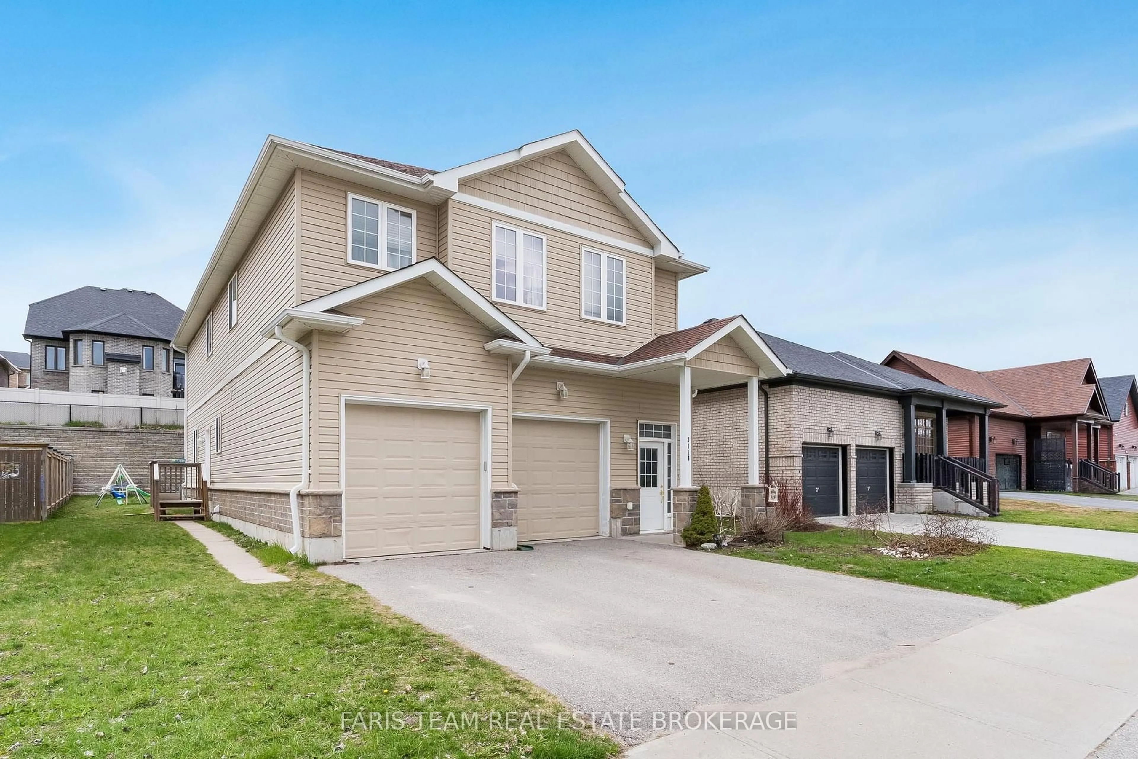 Home with vinyl exterior material, street for 3118 Emperor Dr, Orillia Ontario L3V 0G4