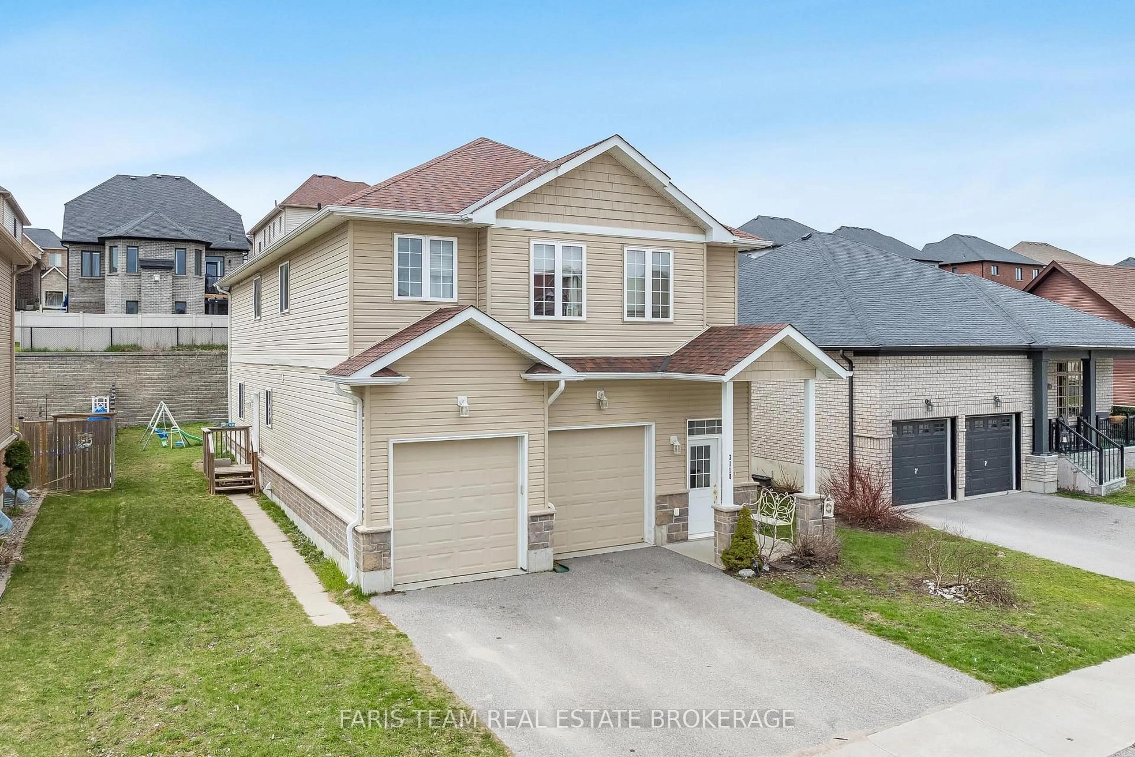 A pic from outside/outdoor area/front of a property/back of a property/a pic from drone, street for 3118 Emperor Dr, Orillia Ontario L3V 0G4