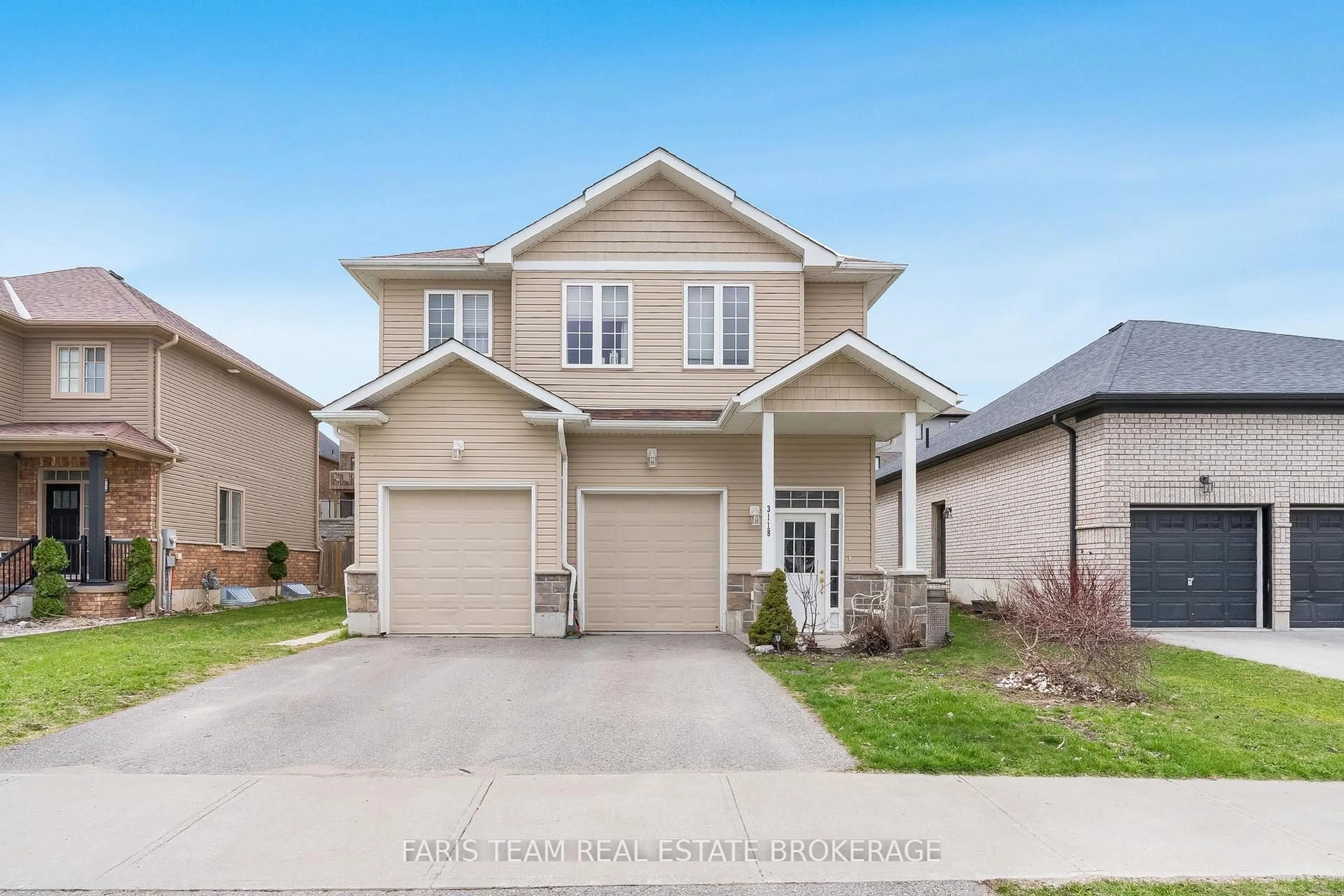 Home with vinyl exterior material, street for 3118 Emperor Dr, Orillia Ontario L3V 0G4