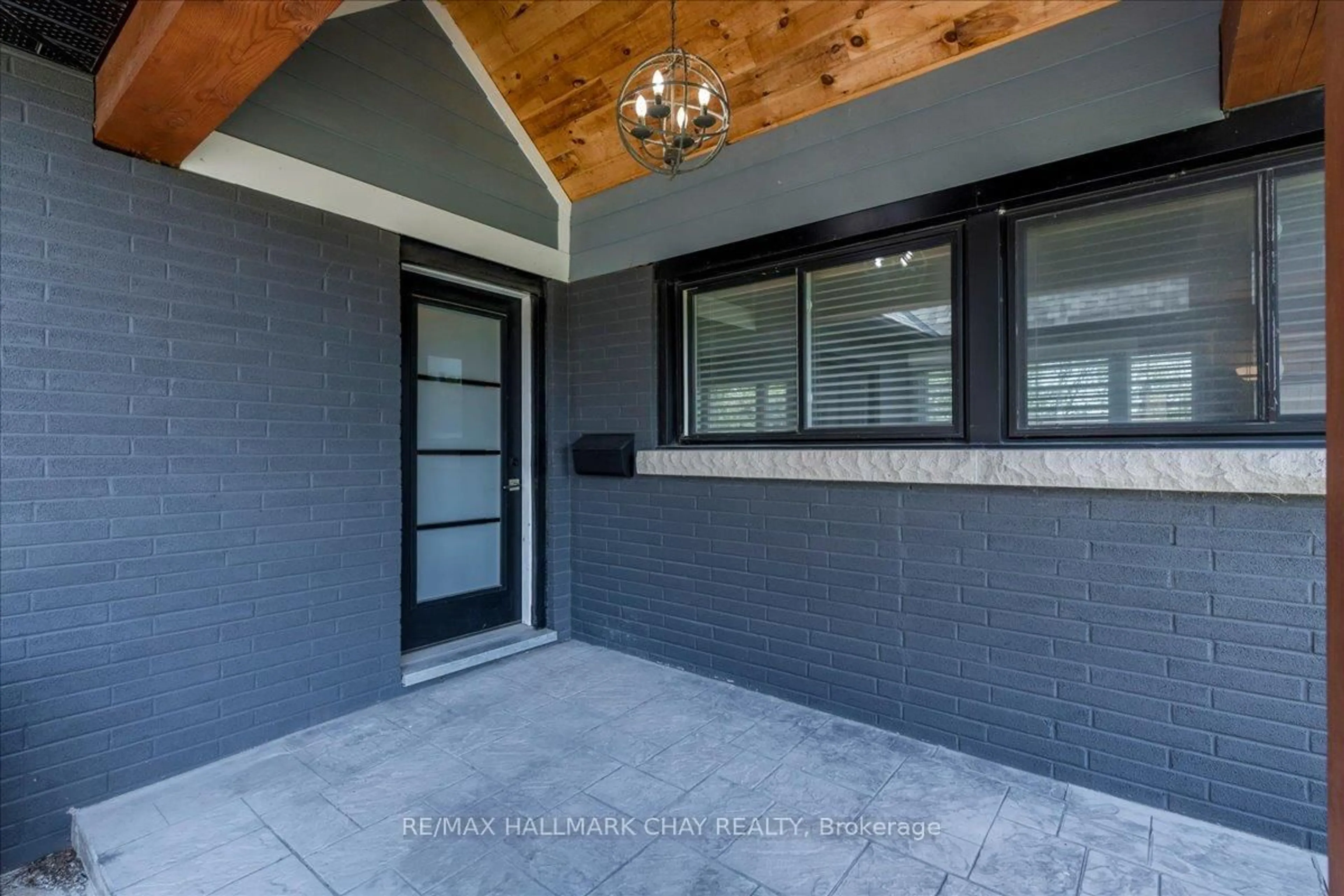 Unknown for 69 Rodney St, Barrie Ontario L4M 4B8