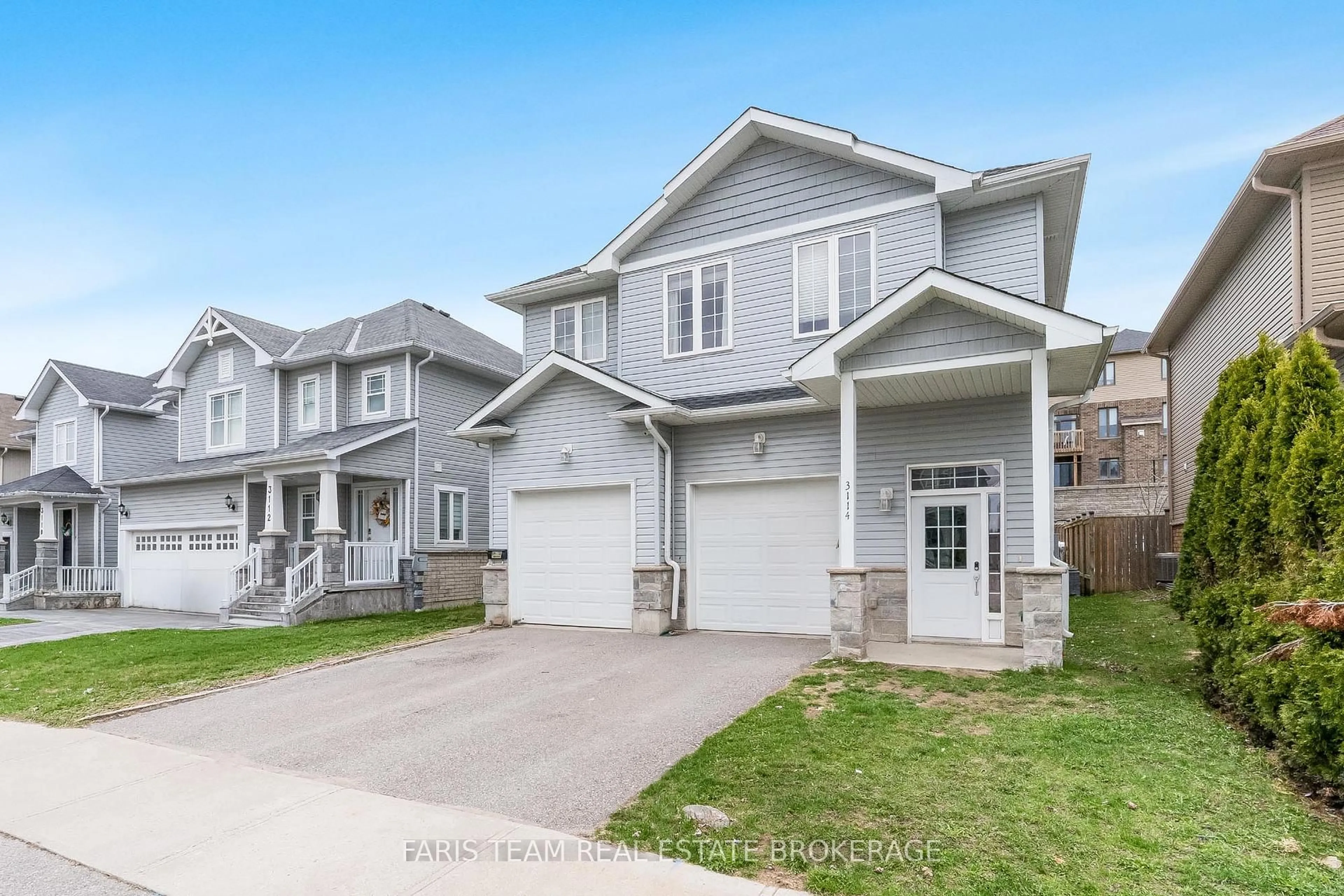 Home with vinyl exterior material, street for 3114 Emperor Dr, Orillia Ontario L3V 0G4
