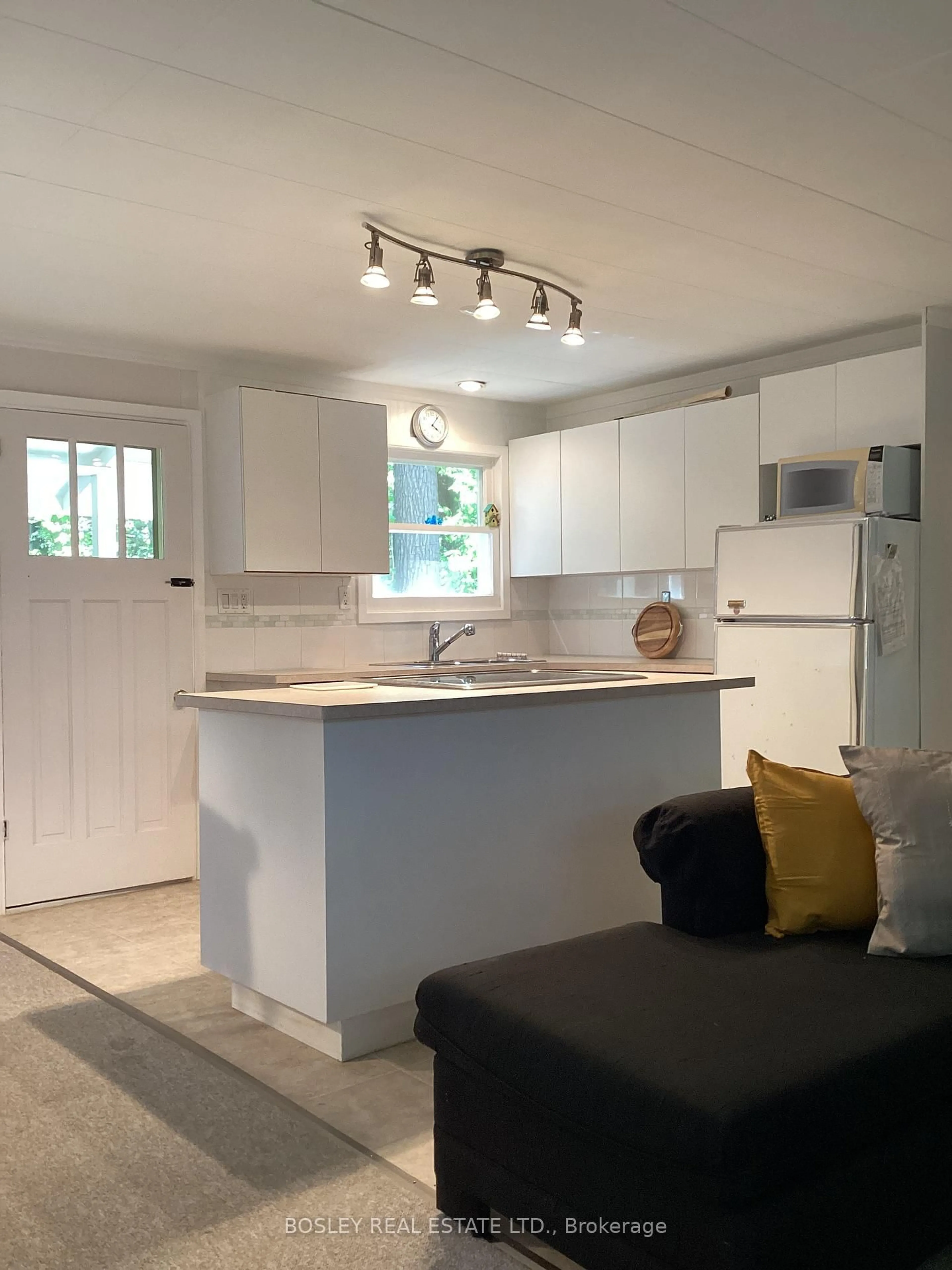 Open concept kitchen, unknown for 340 Tiny Beaches Rd, Tiny Ontario L0L 2J0