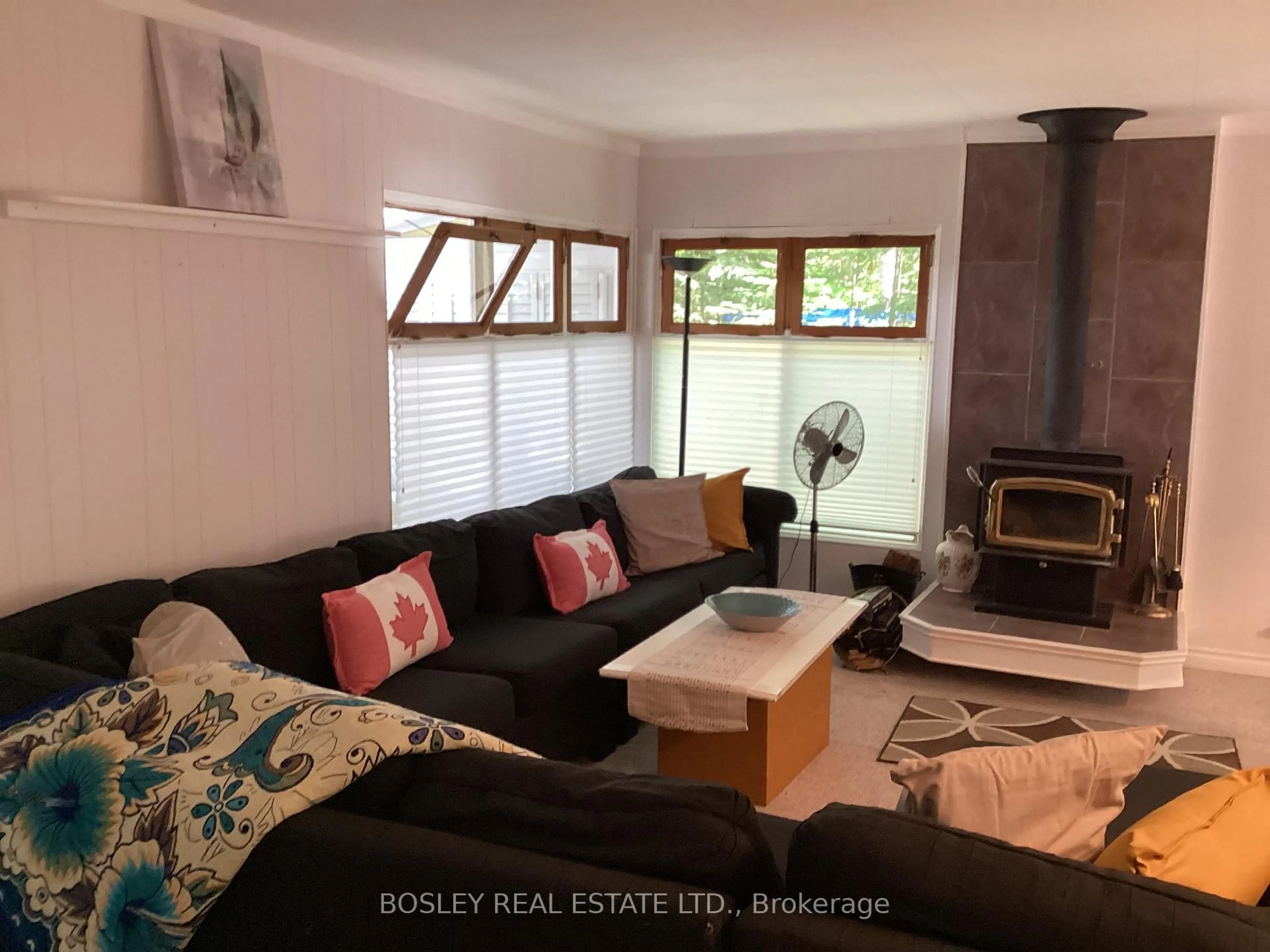 Living room with furniture, unknown for 340 Tiny Beaches Rd, Tiny Ontario L0L 2J0